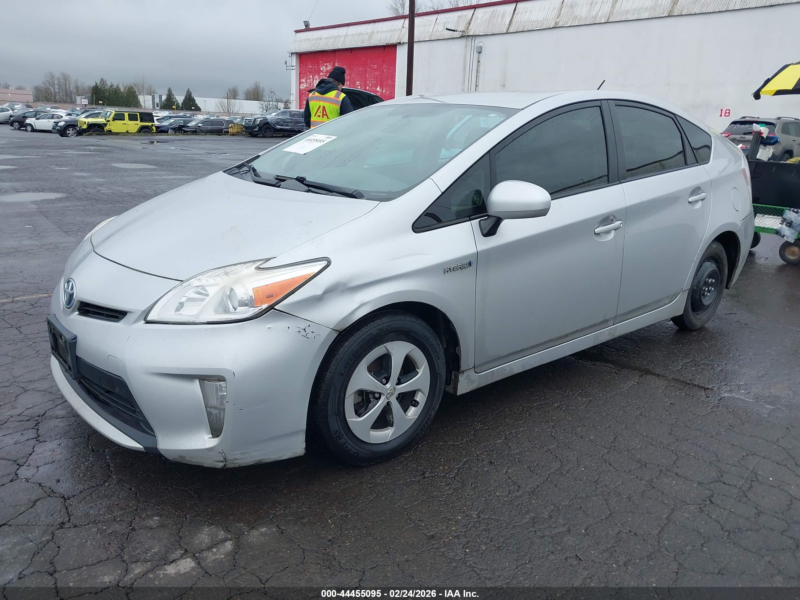 TOYOTA PRIUS image 2