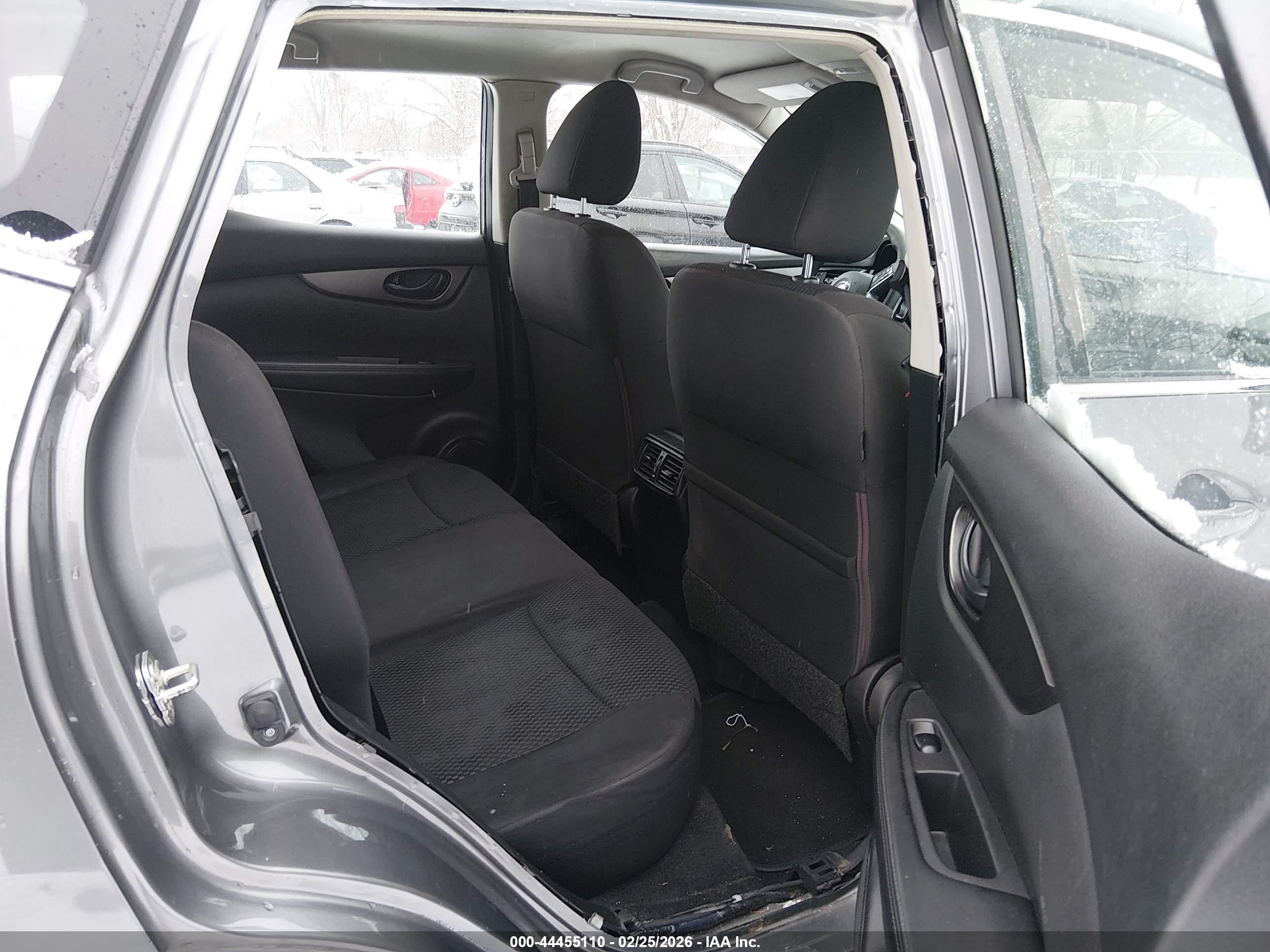 NISSAN ROGUE image 8