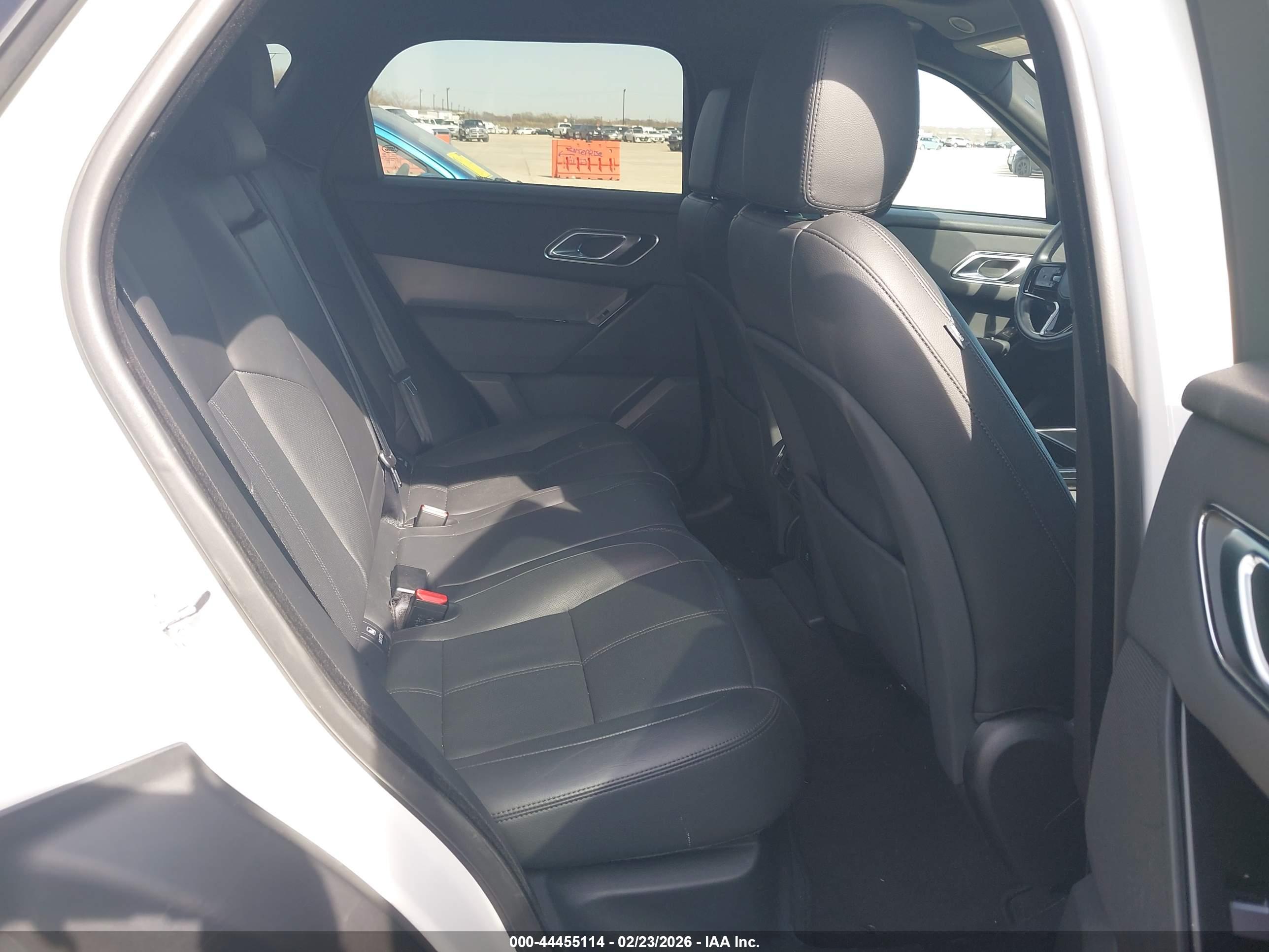 LAND ROVER image 8