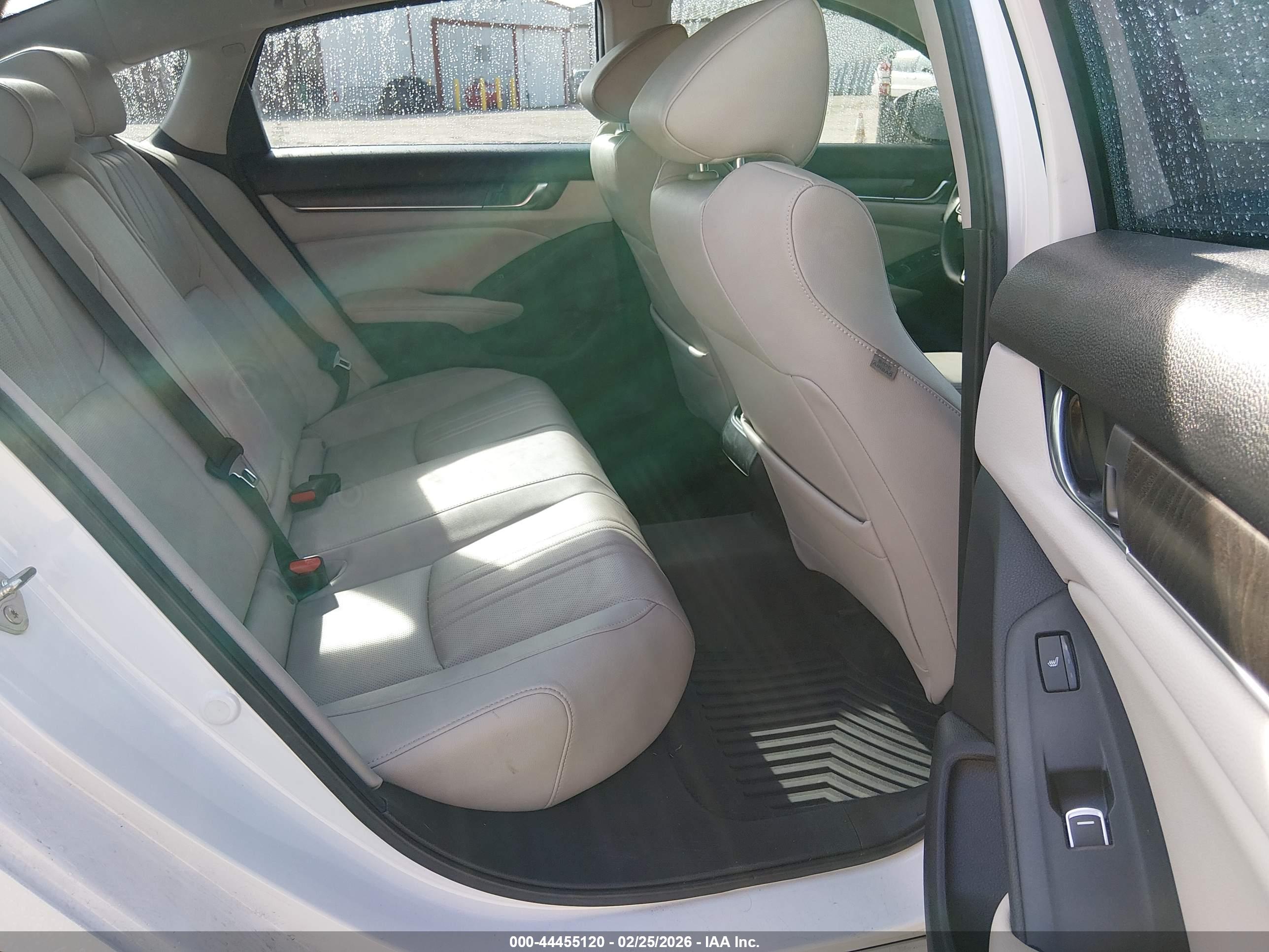 HONDA ACCORD image 8