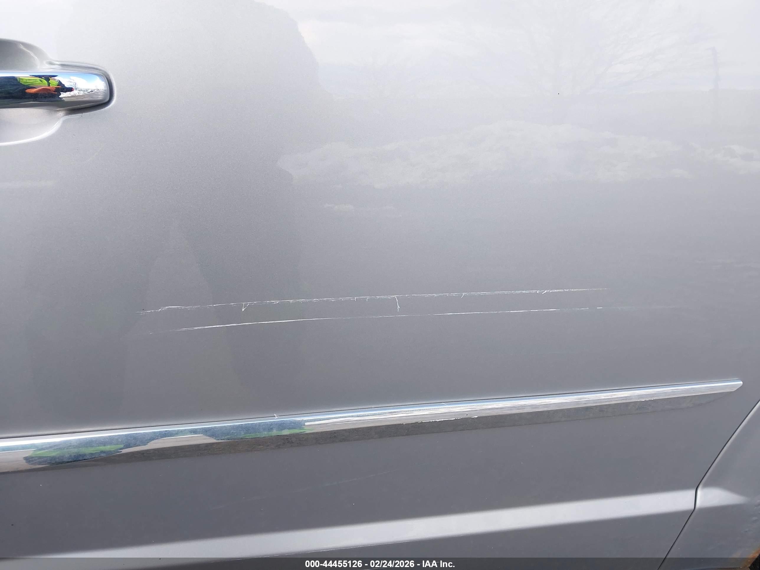 CHRYSLER TOWN image 6