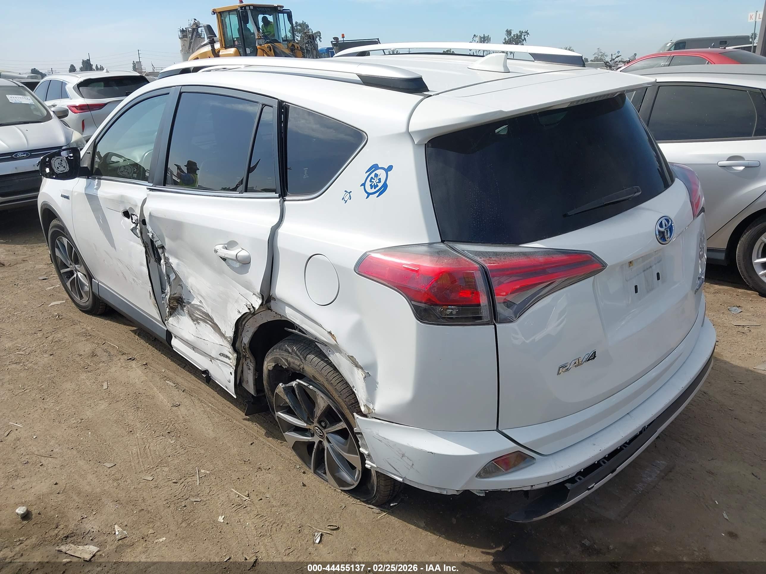 TOYOTA RAV4 image 3