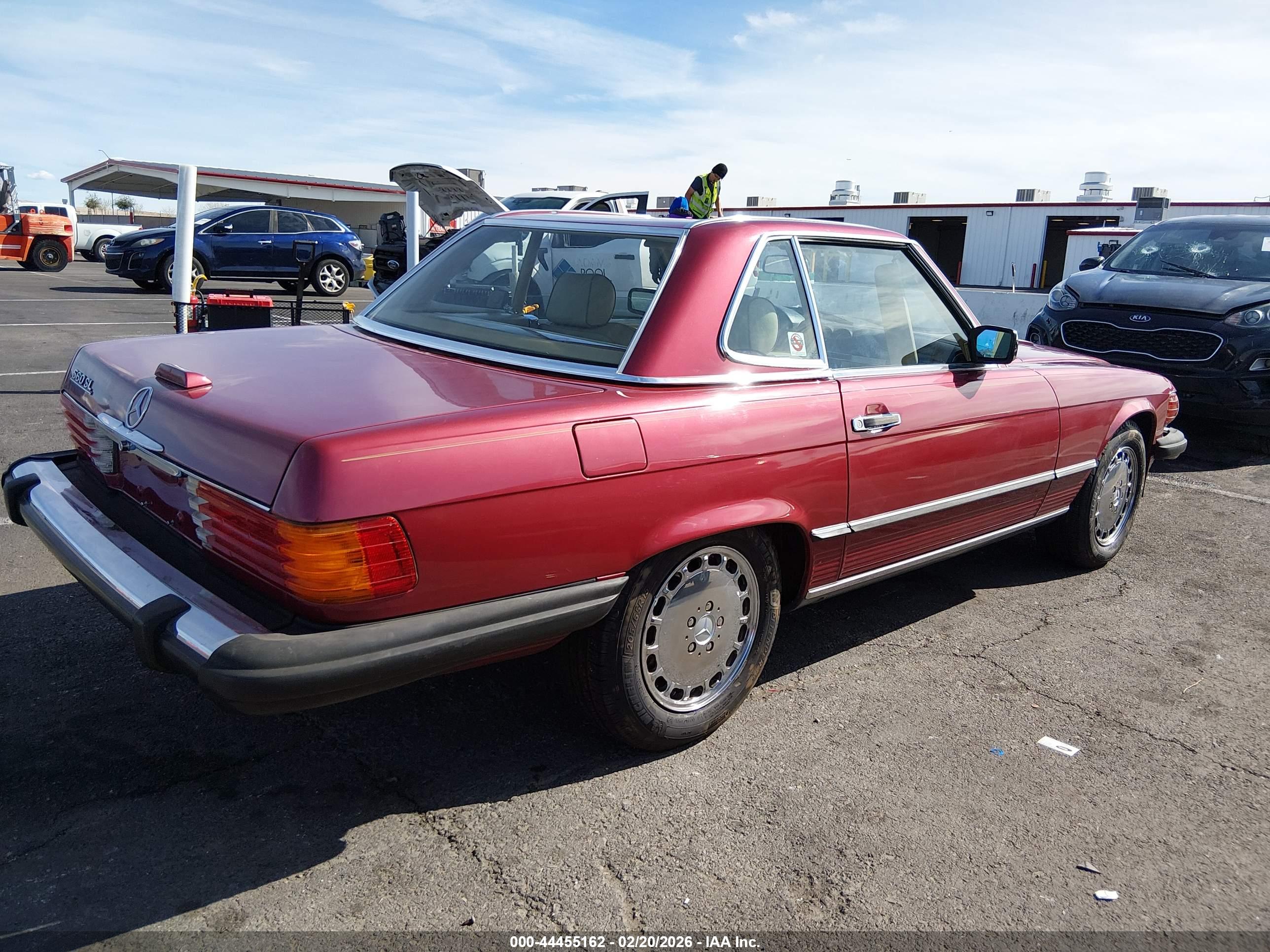 MERCEDES-BENZ 560 image 4