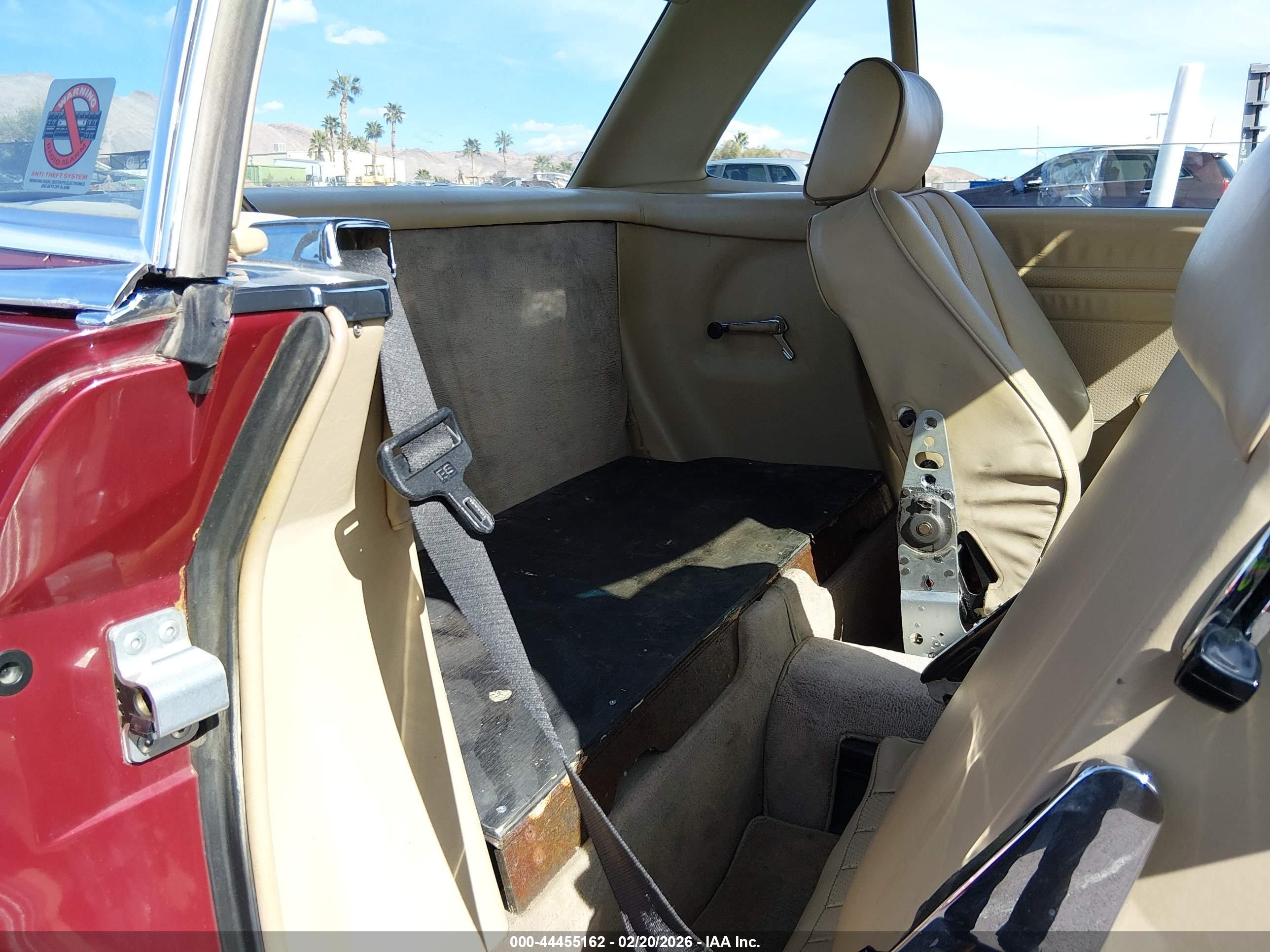 MERCEDES-BENZ 560 image 8