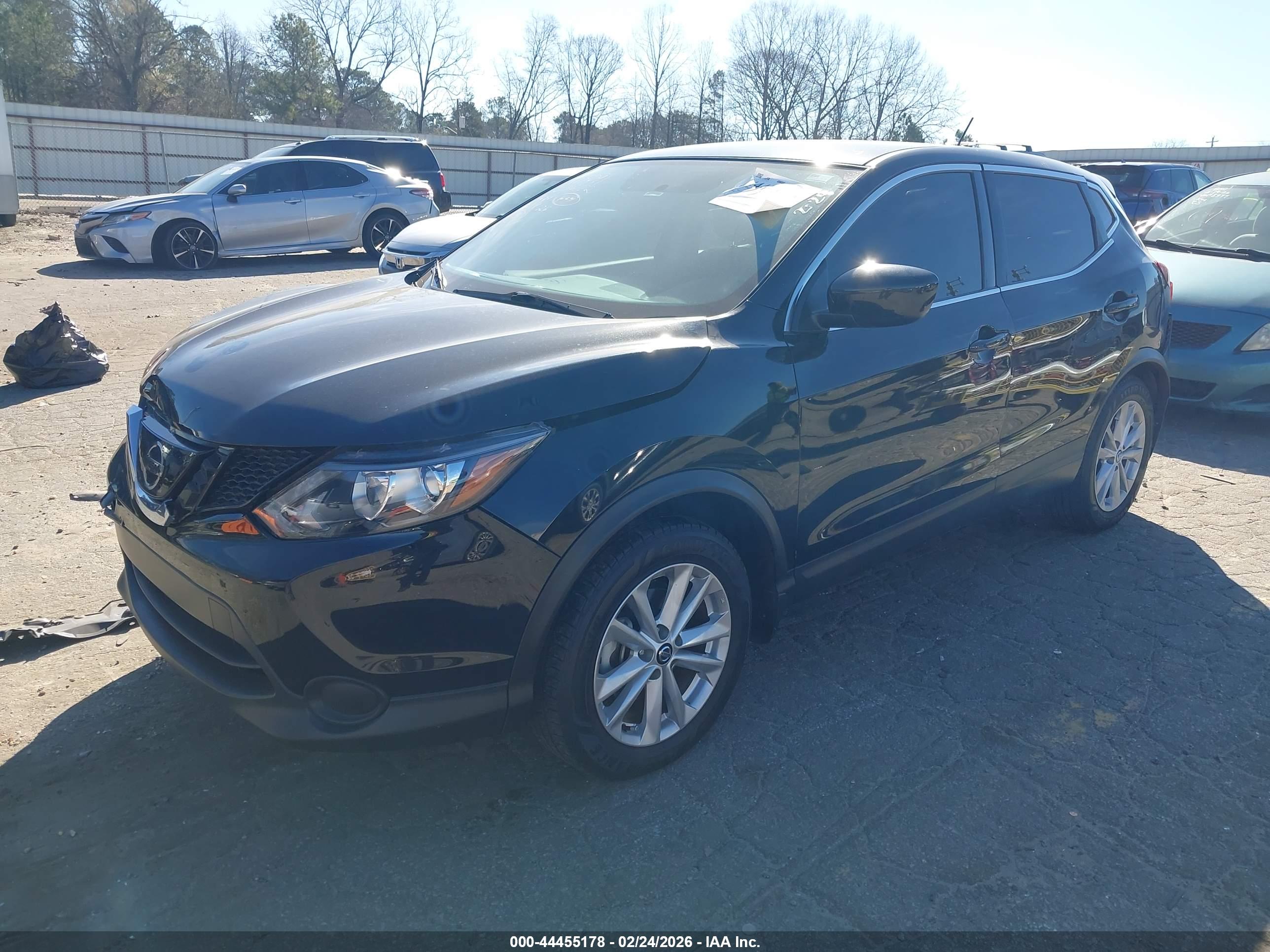 NISSAN ROGUE image 2