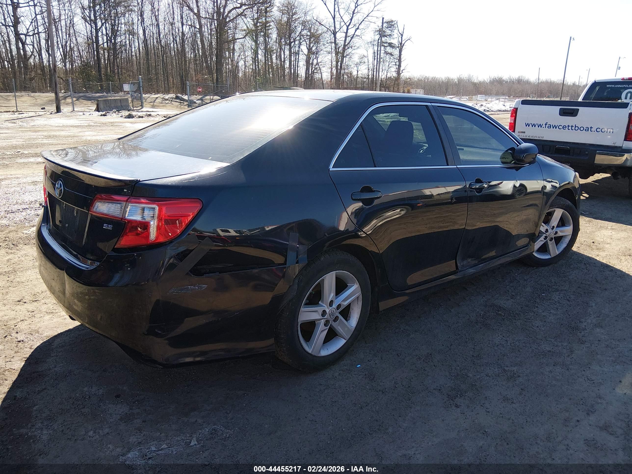 TOYOTA CAMRY image 4