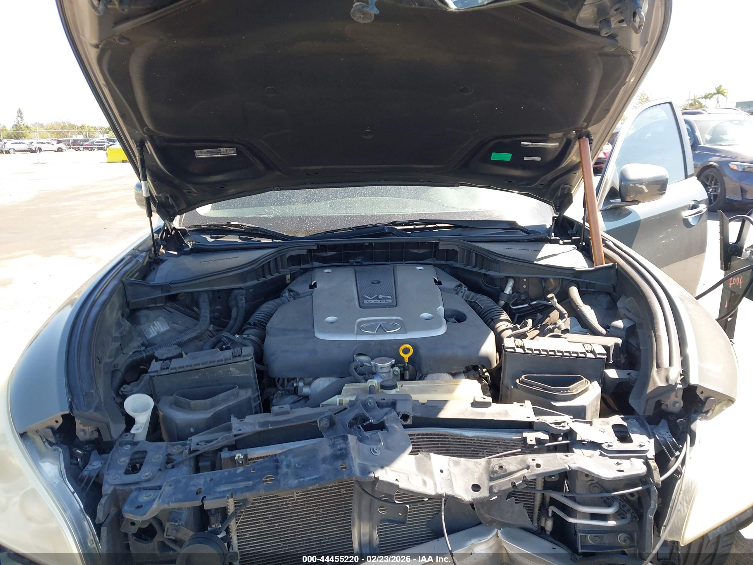 INFINITI M37 image 10