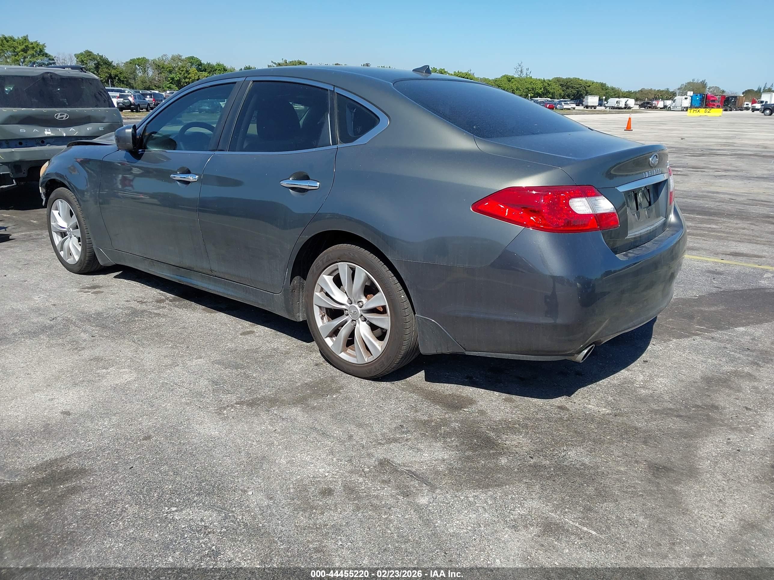INFINITI M37 image 3