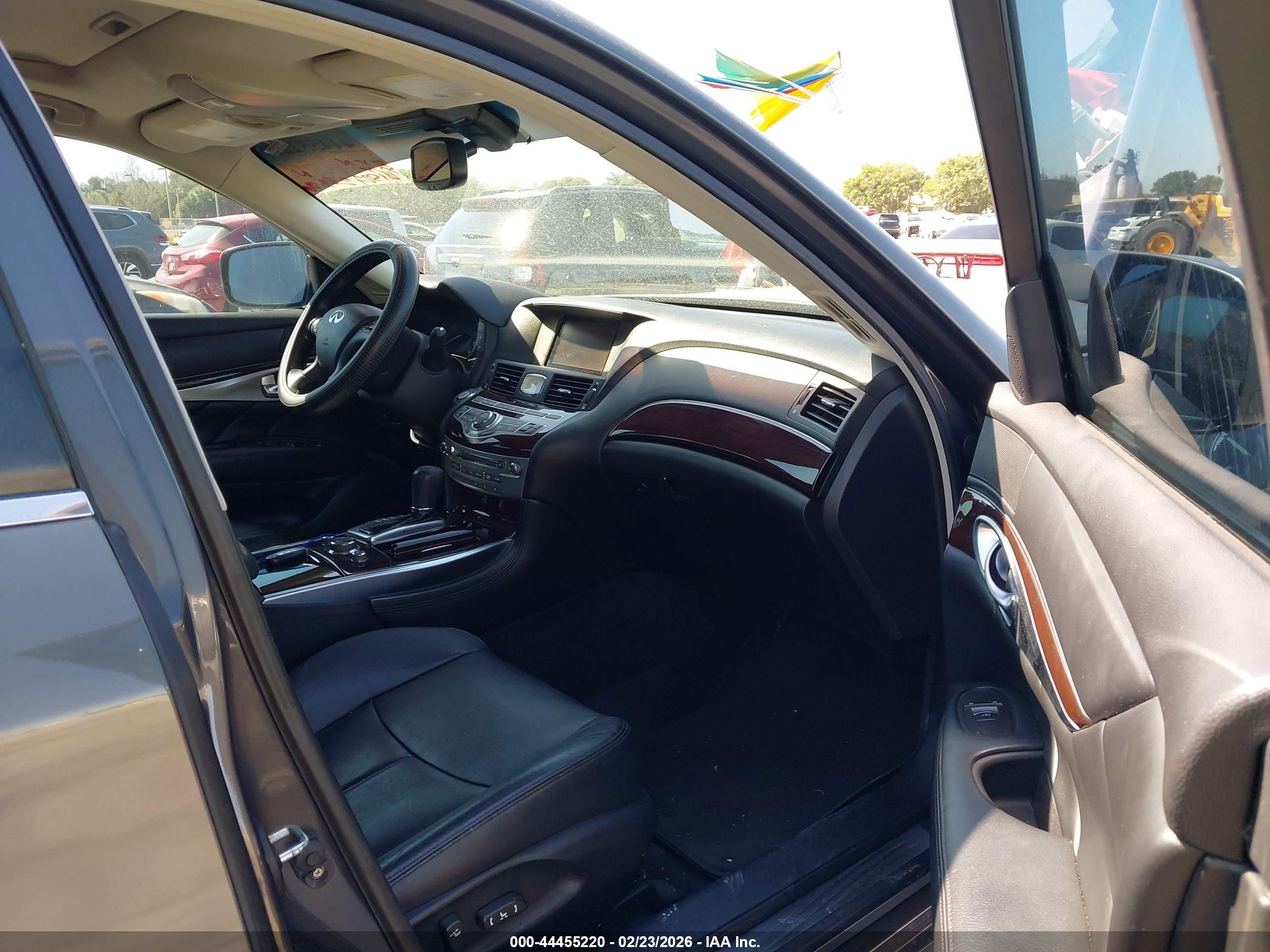 INFINITI M37 image 5