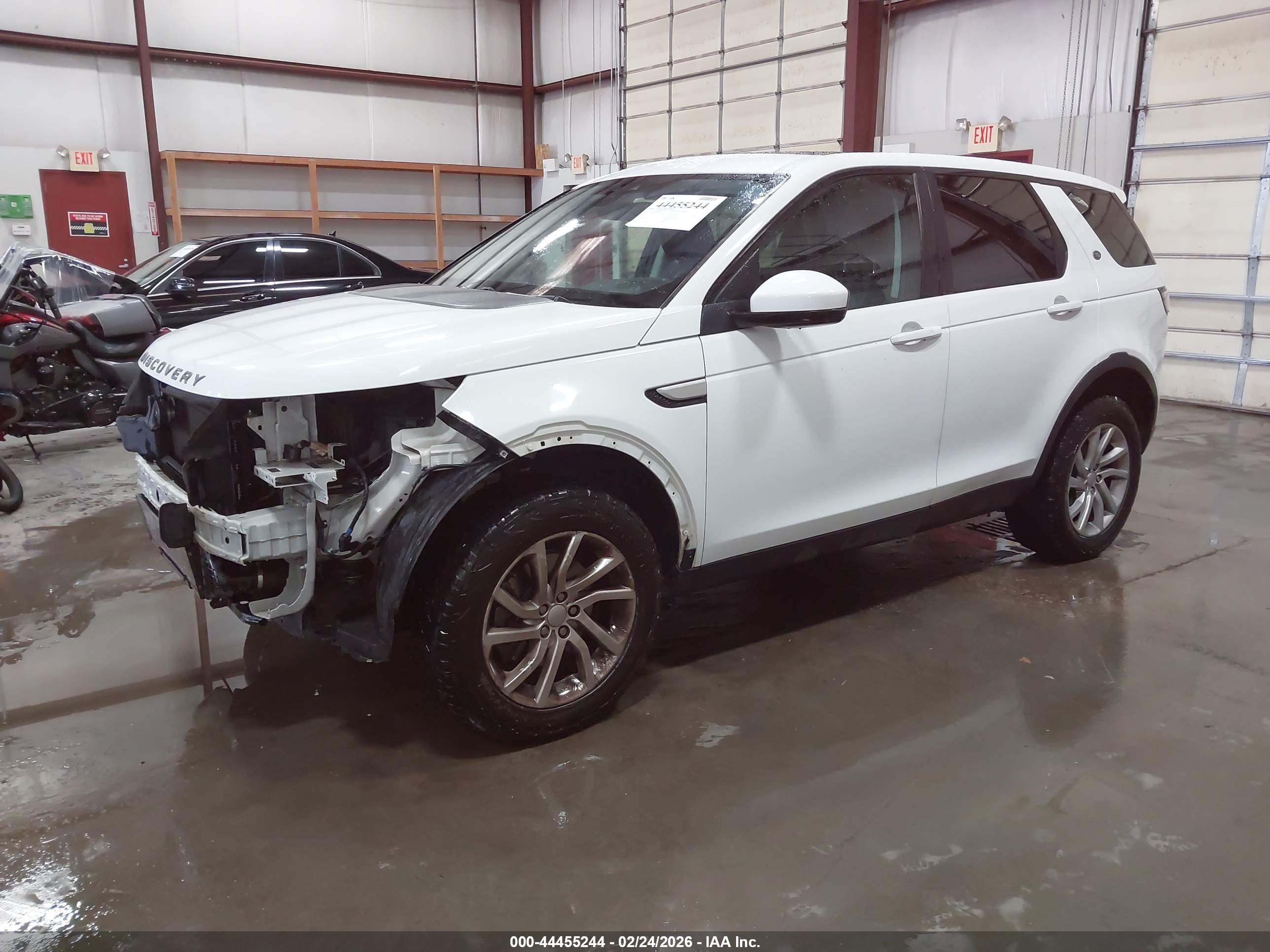 LAND ROVER image 2