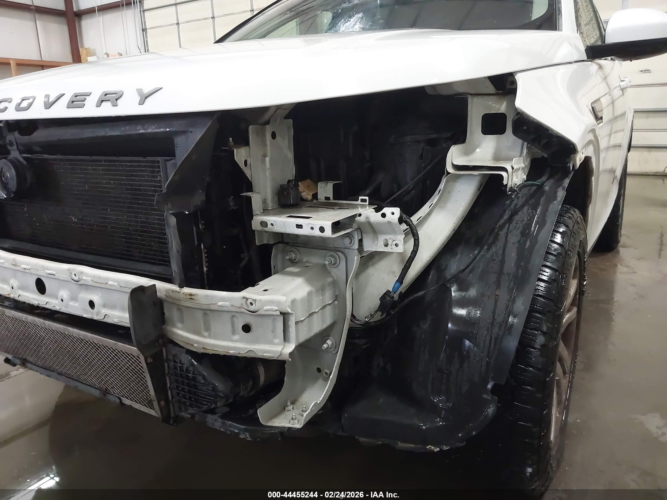 LAND ROVER image 6