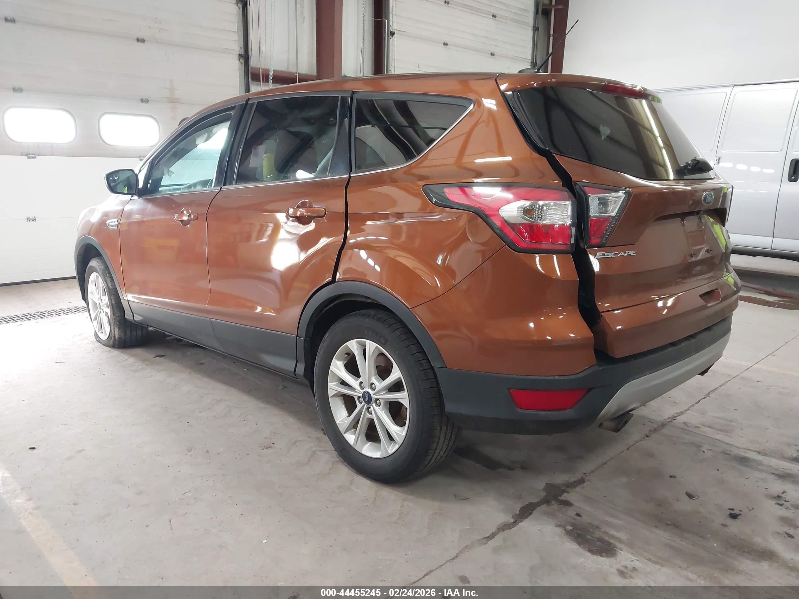 FORD ESCAPE image 3