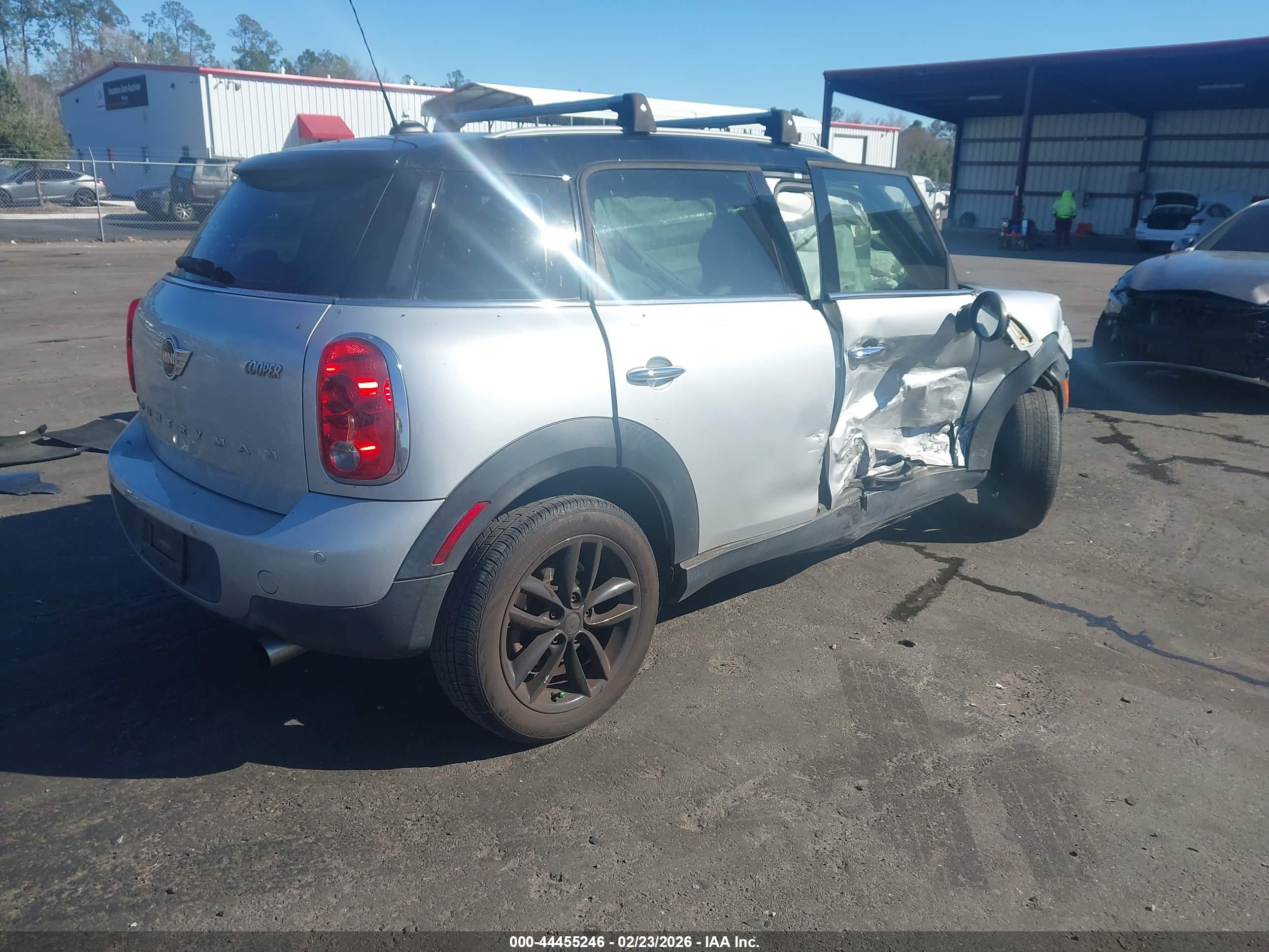 MINI COUNTRYMAN image 4