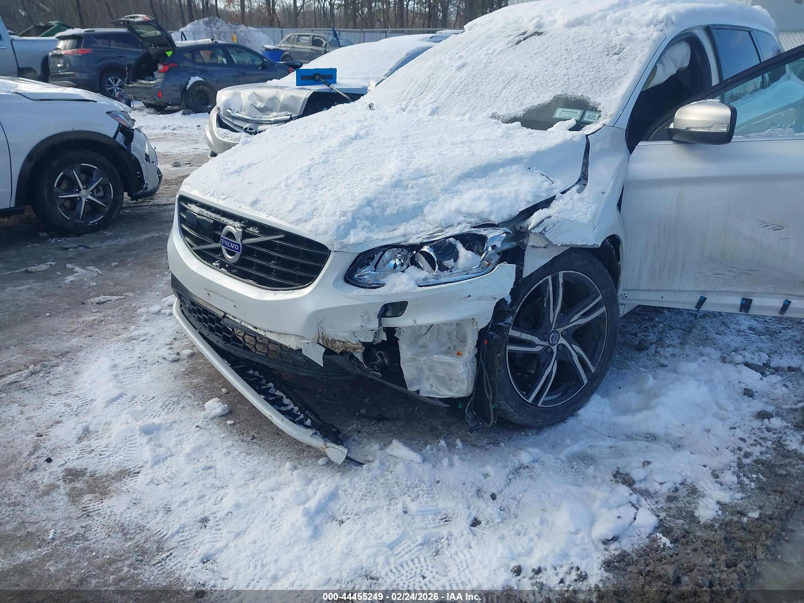 VOLVO XC60 image 6