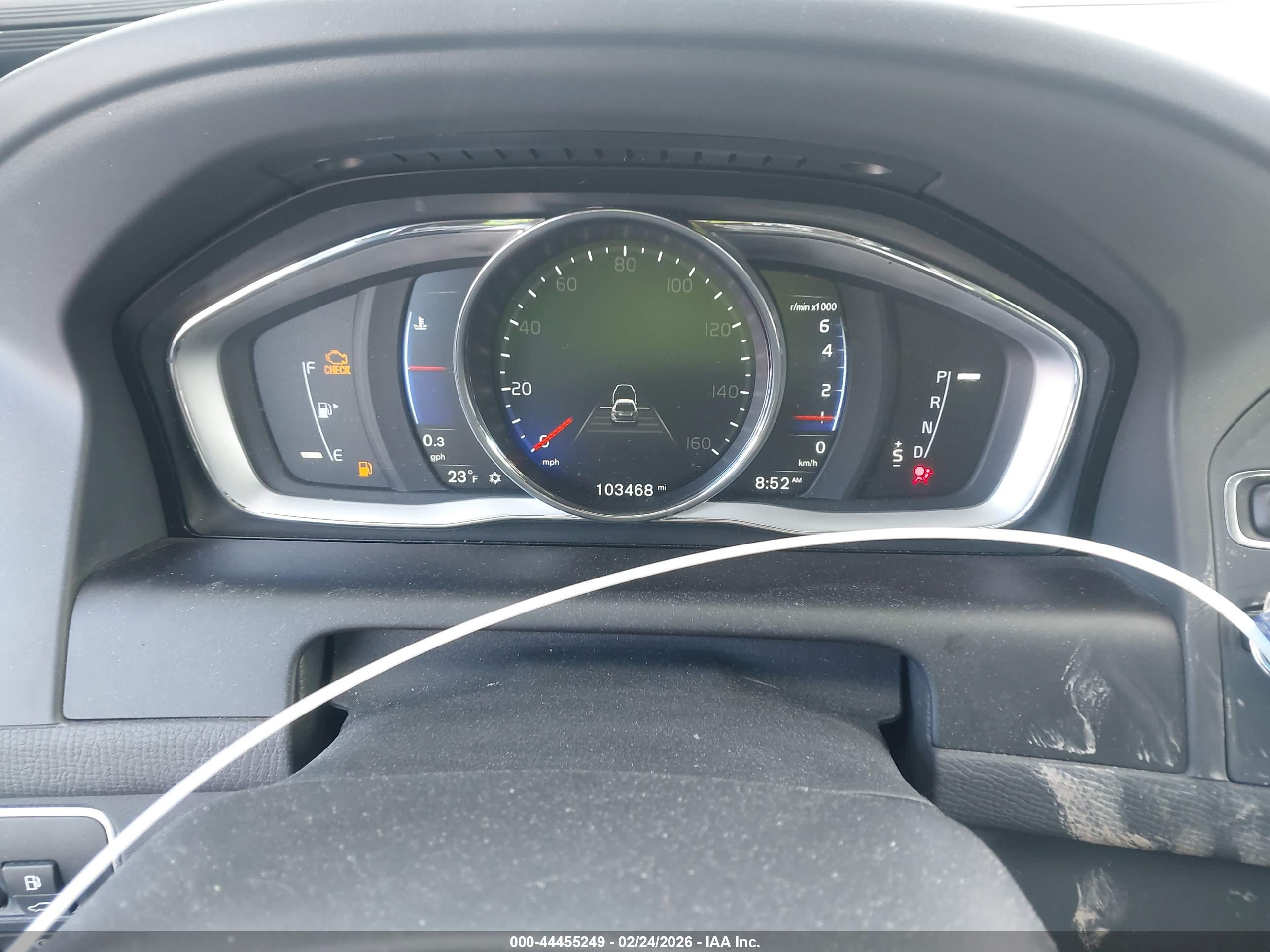 VOLVO XC60 image 7