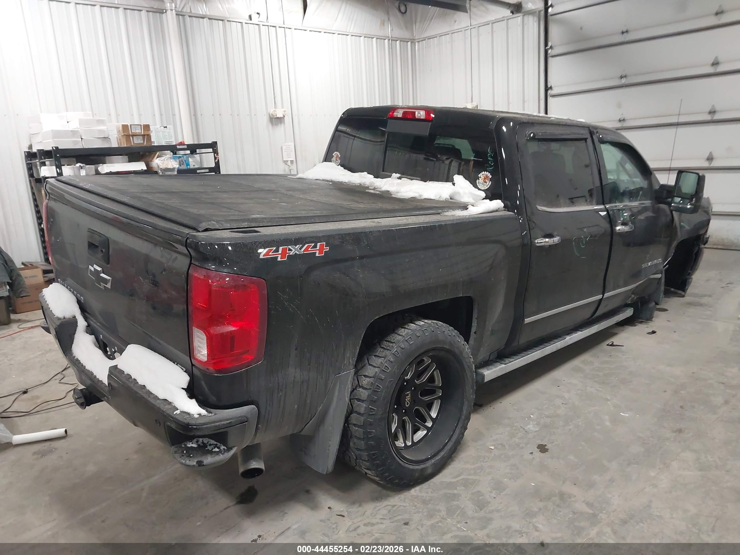 CHEVROLET SILVERADO image 4