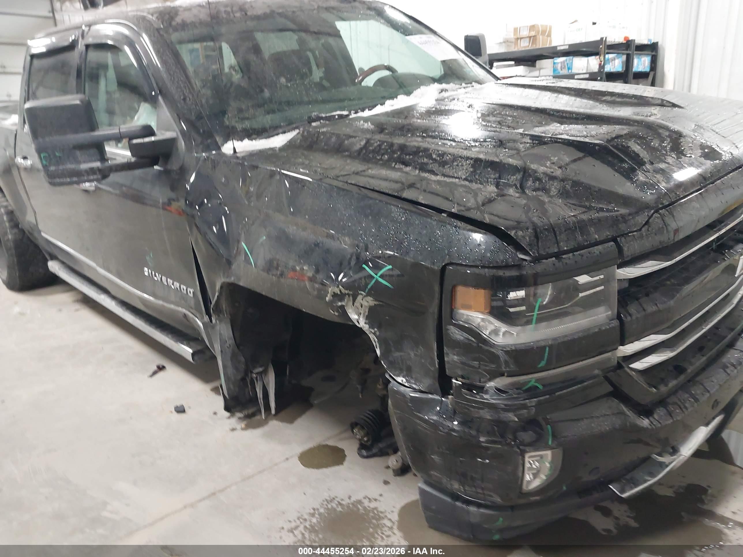 CHEVROLET SILVERADO image 6