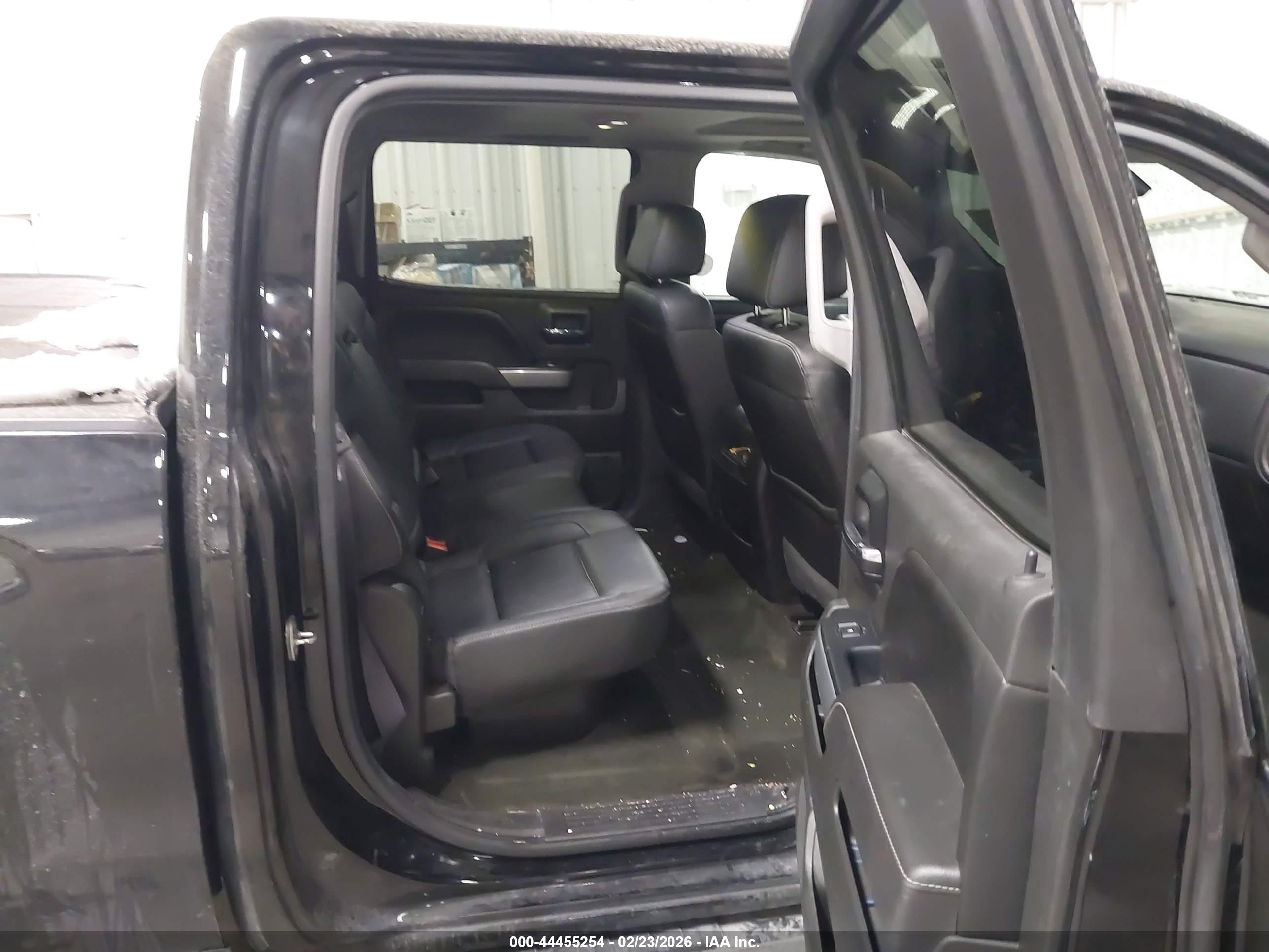 CHEVROLET SILVERADO image 8