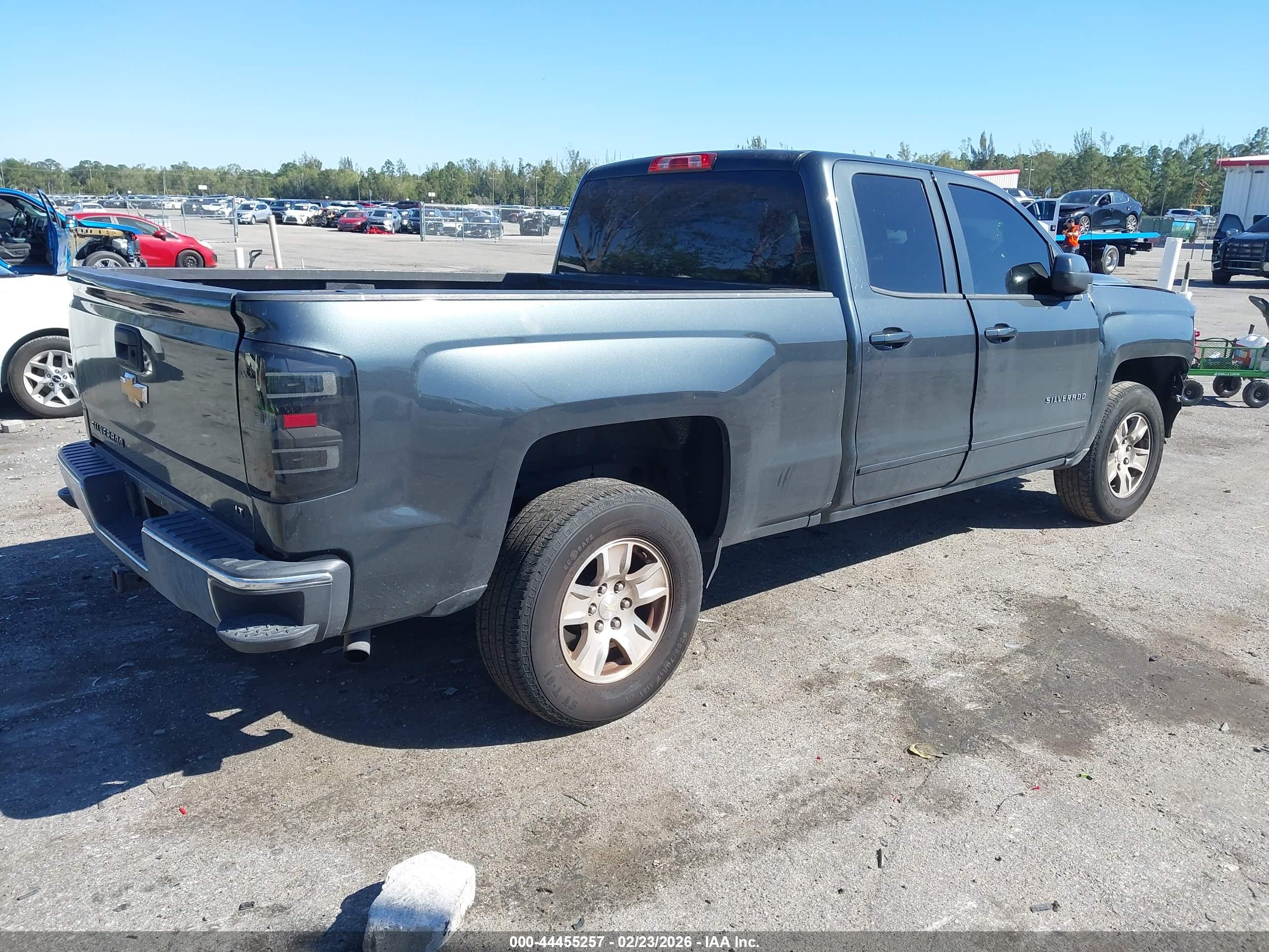 CHEVROLET SILVERADO image 4