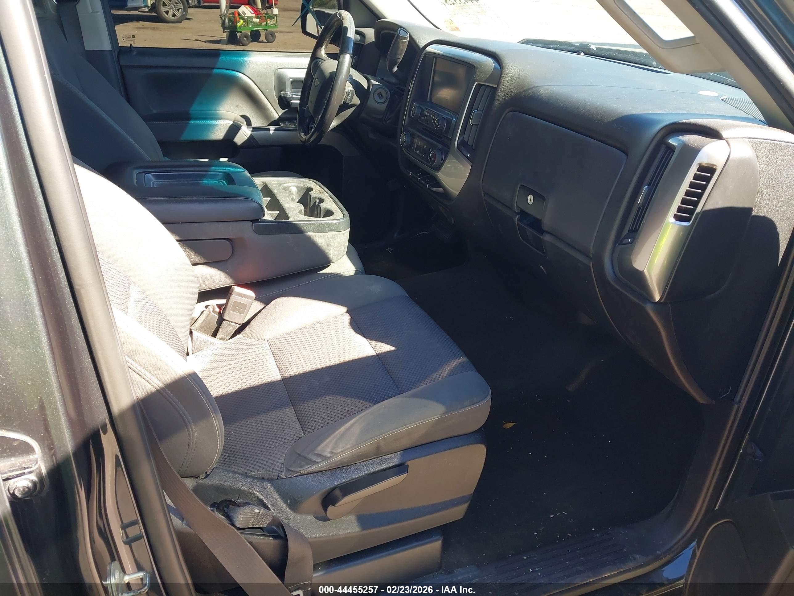 CHEVROLET SILVERADO image 5