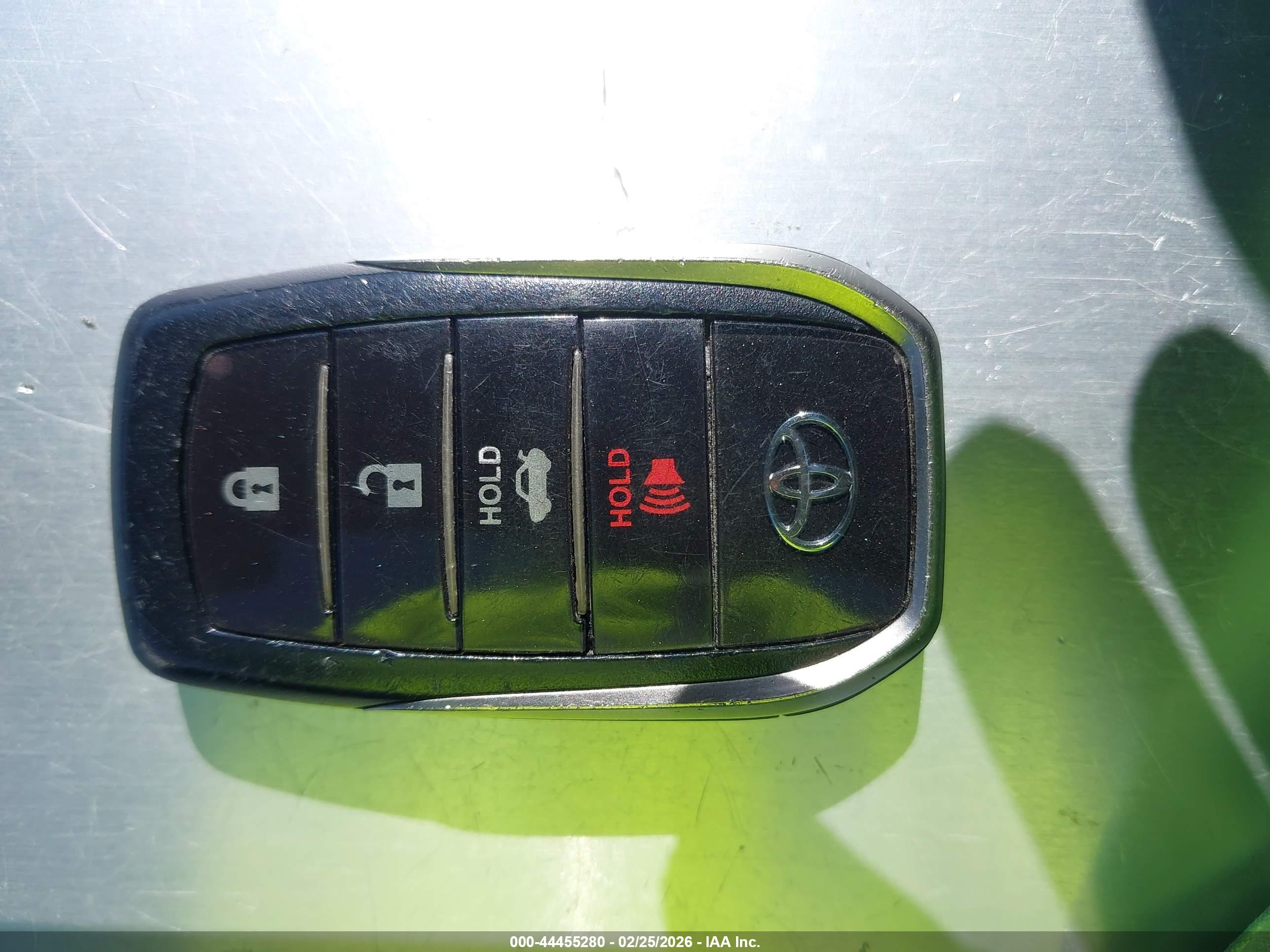 TOYOTA MIRAI image 11