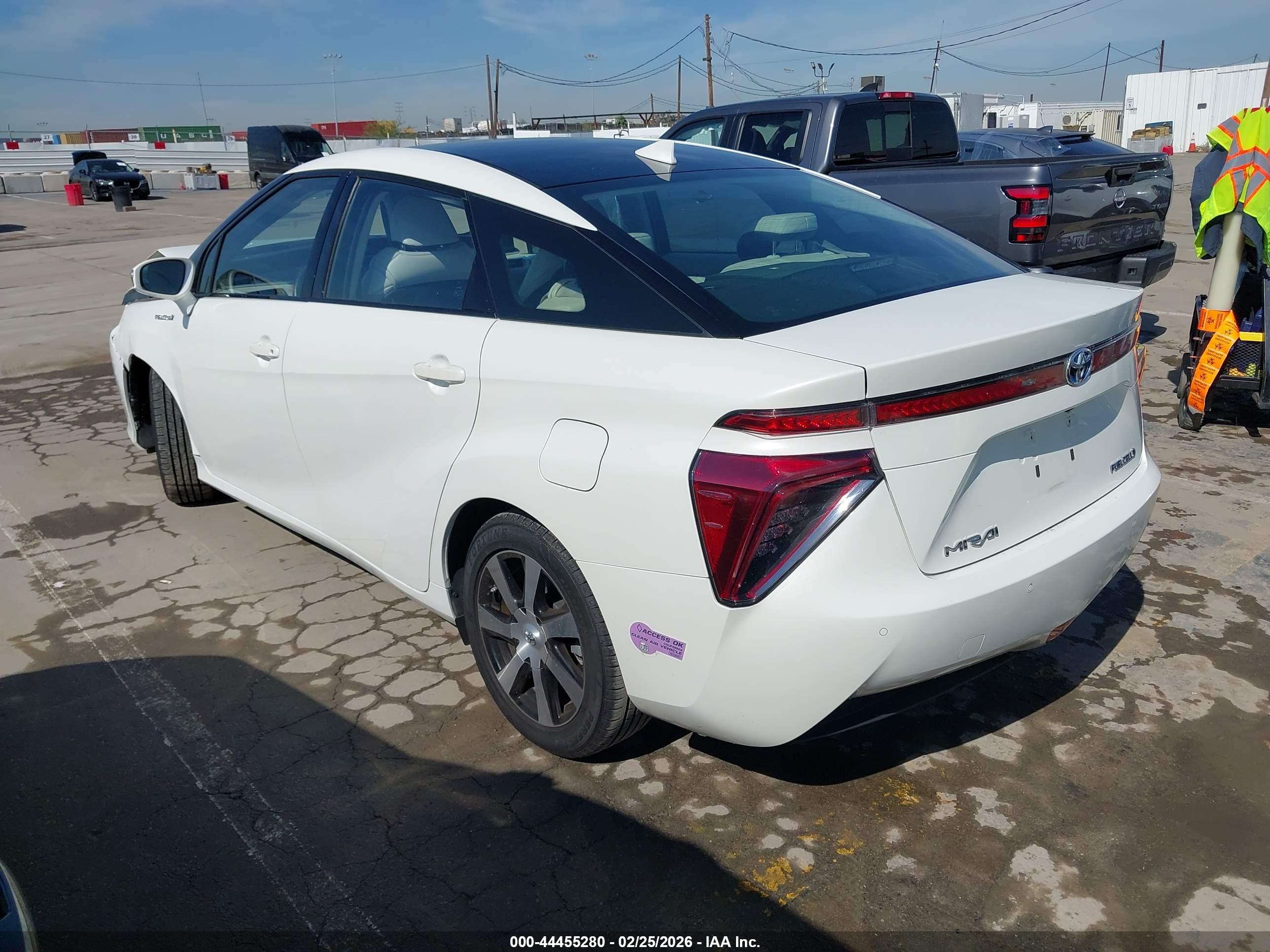 TOYOTA MIRAI image 3