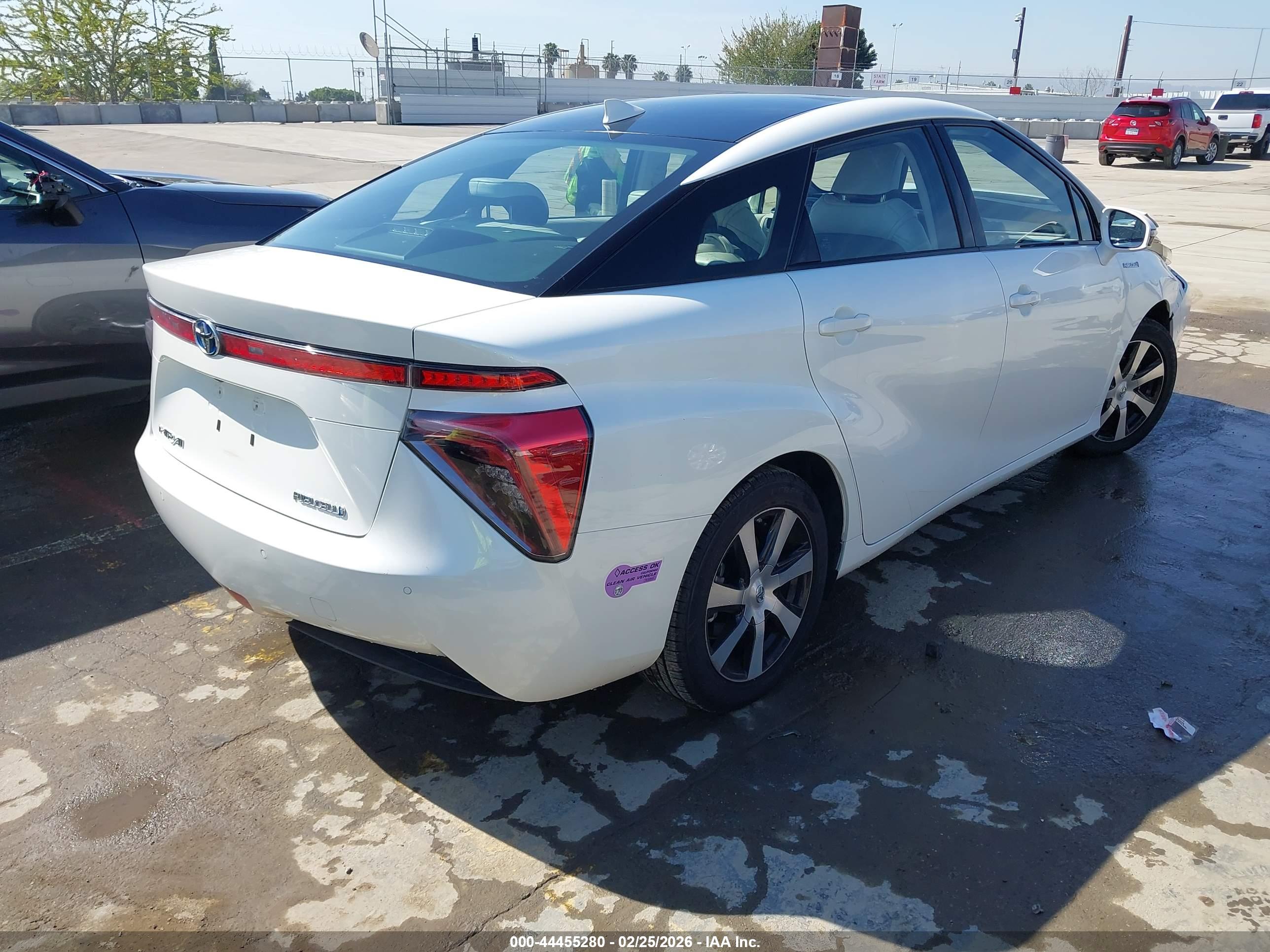TOYOTA MIRAI image 4