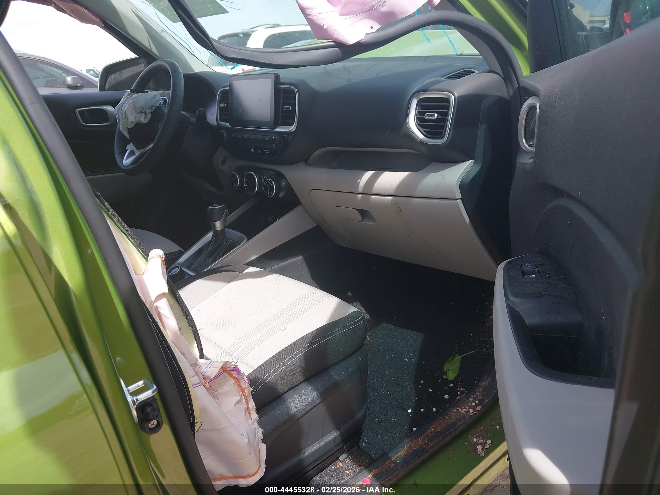 HYUNDAI VENUE image 5