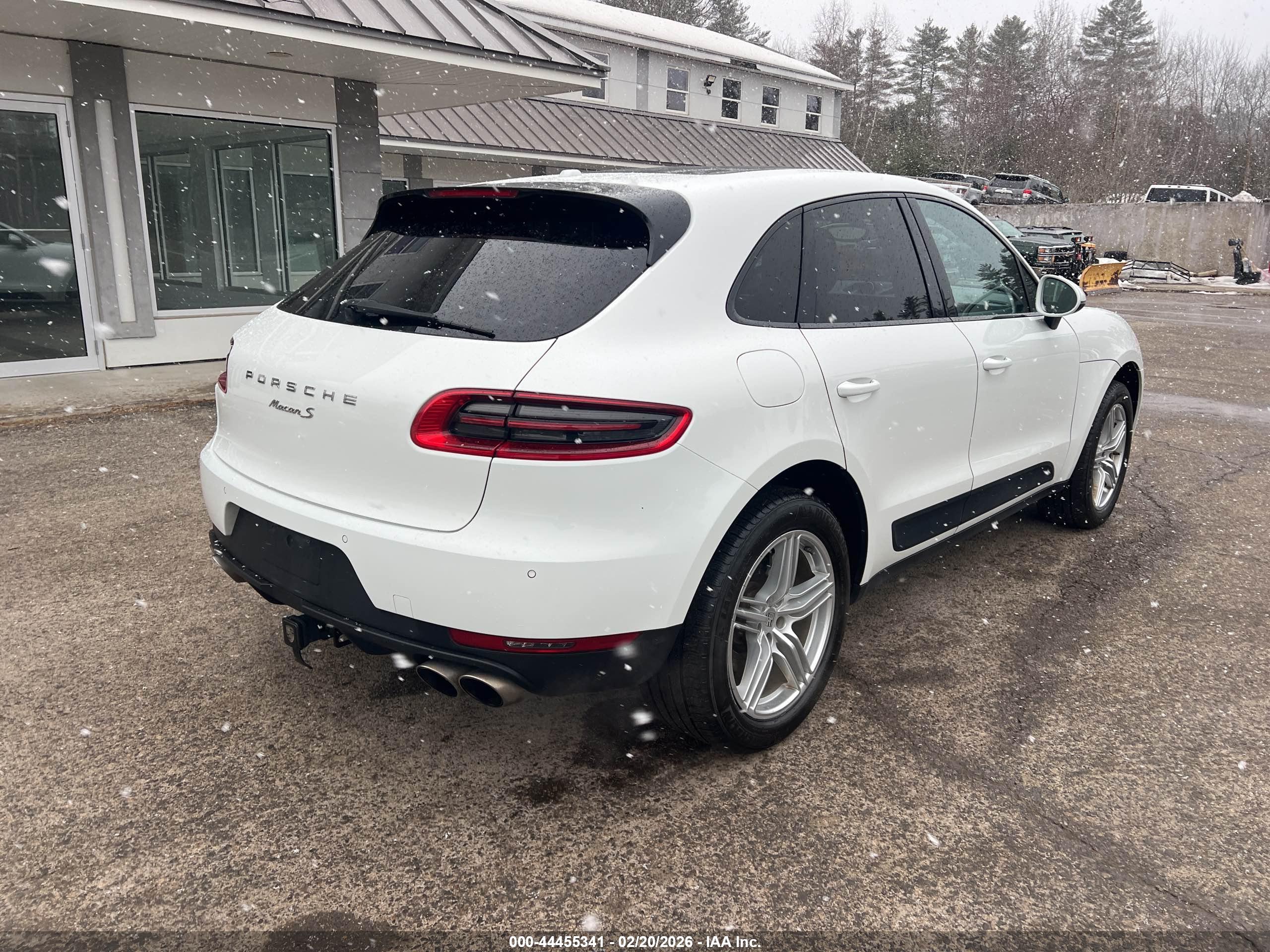 PORSCHE MACAN image 4