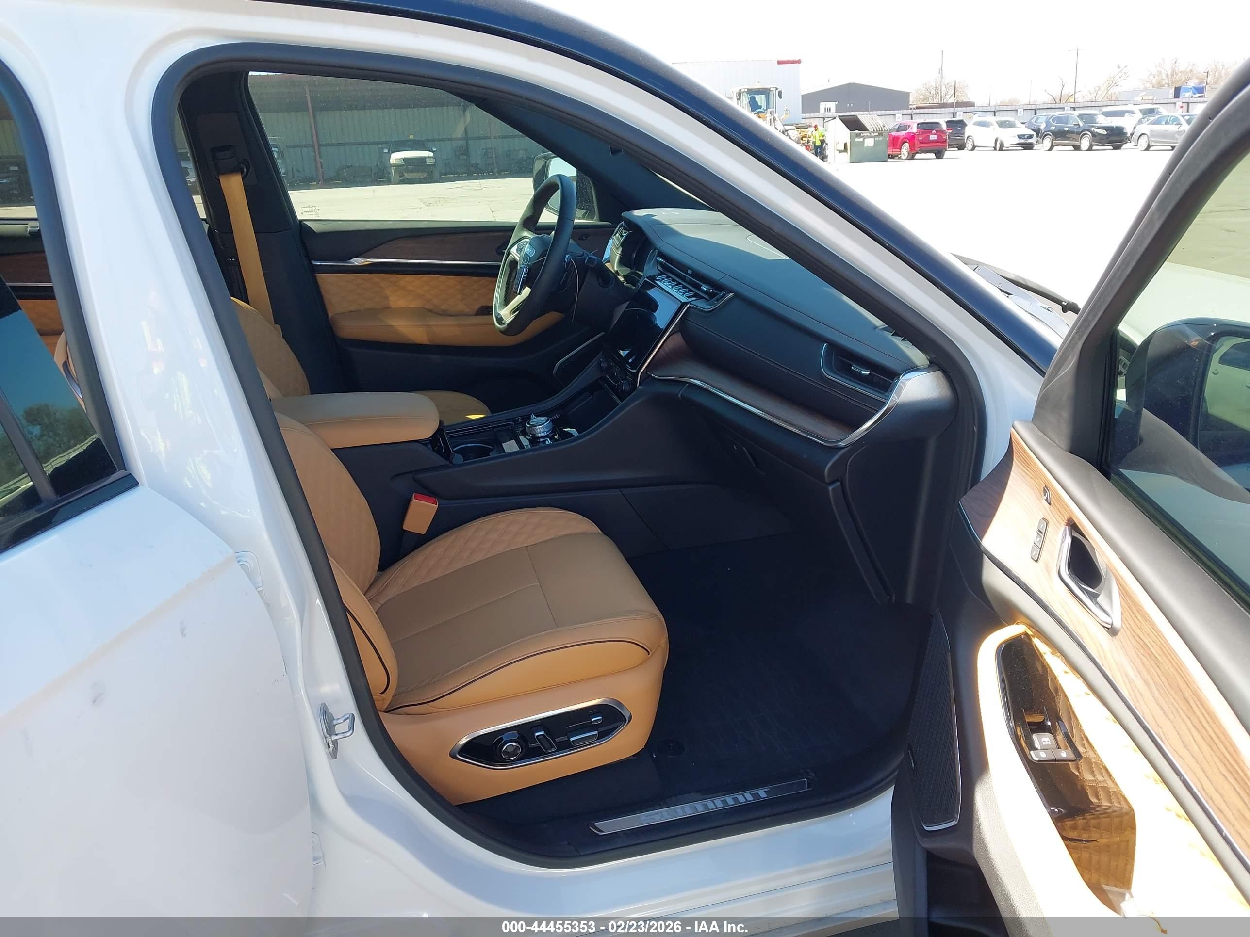 JEEP GRAND image 5