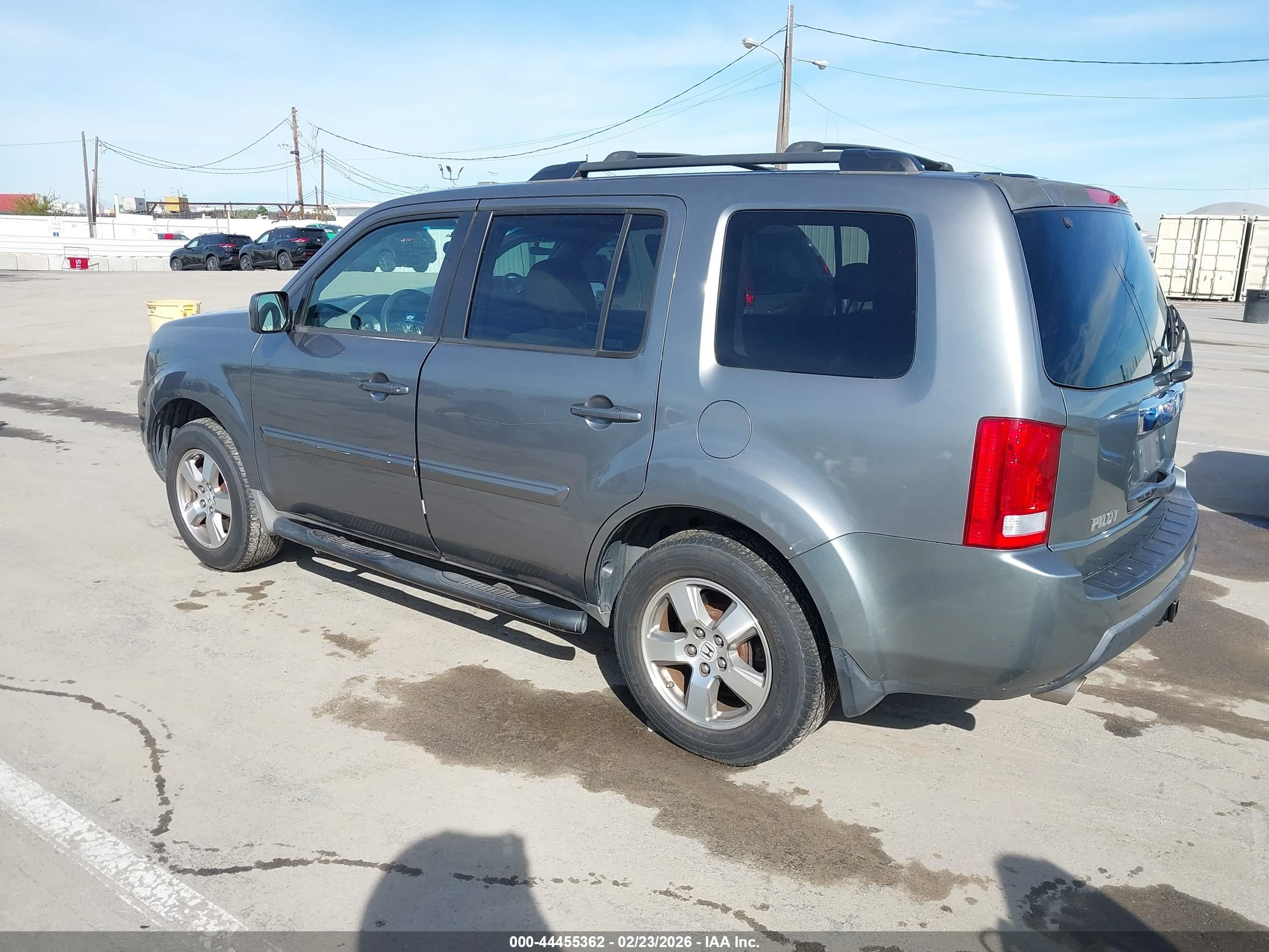 HONDA PILOT image 3