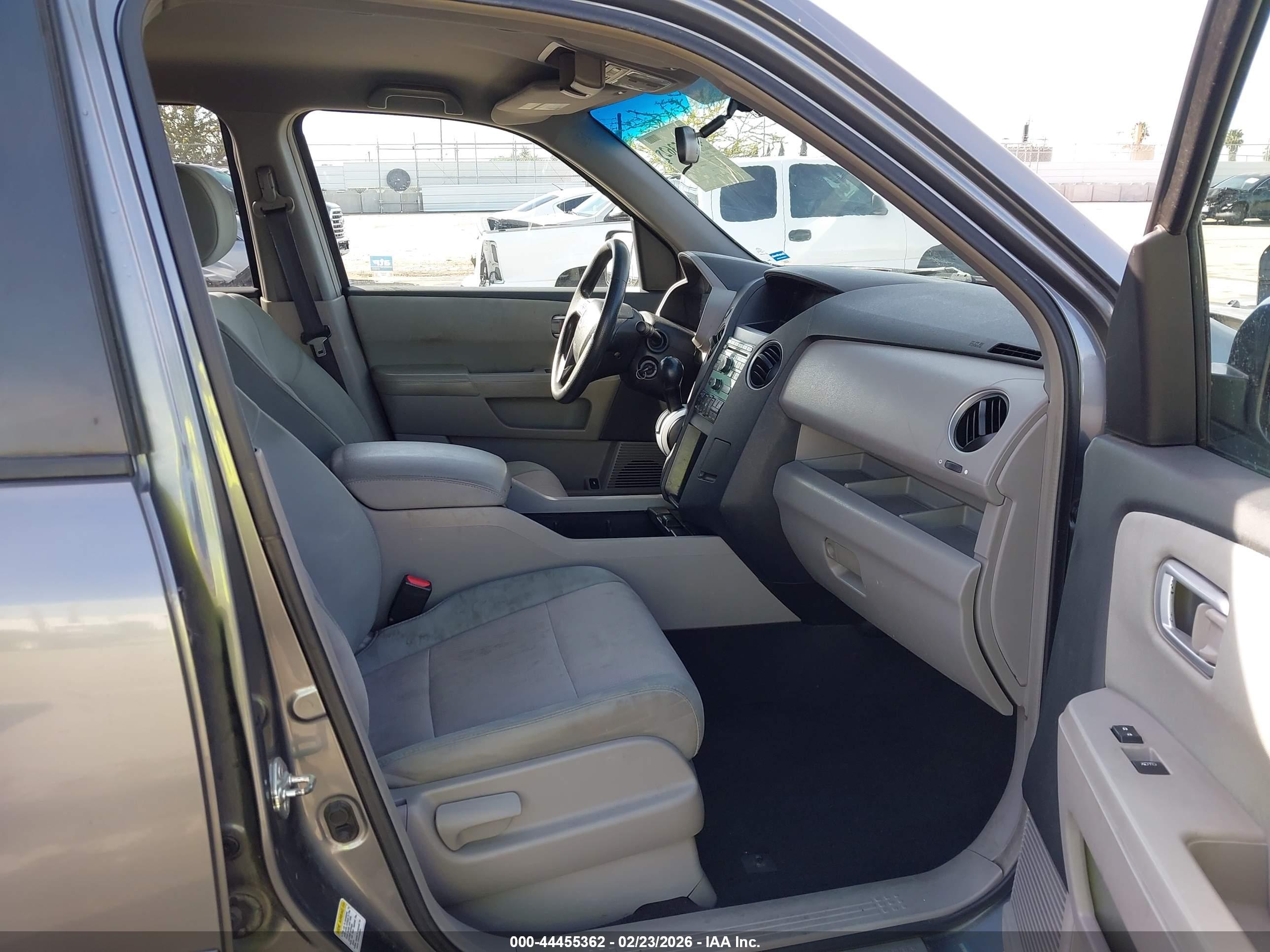 HONDA PILOT image 5