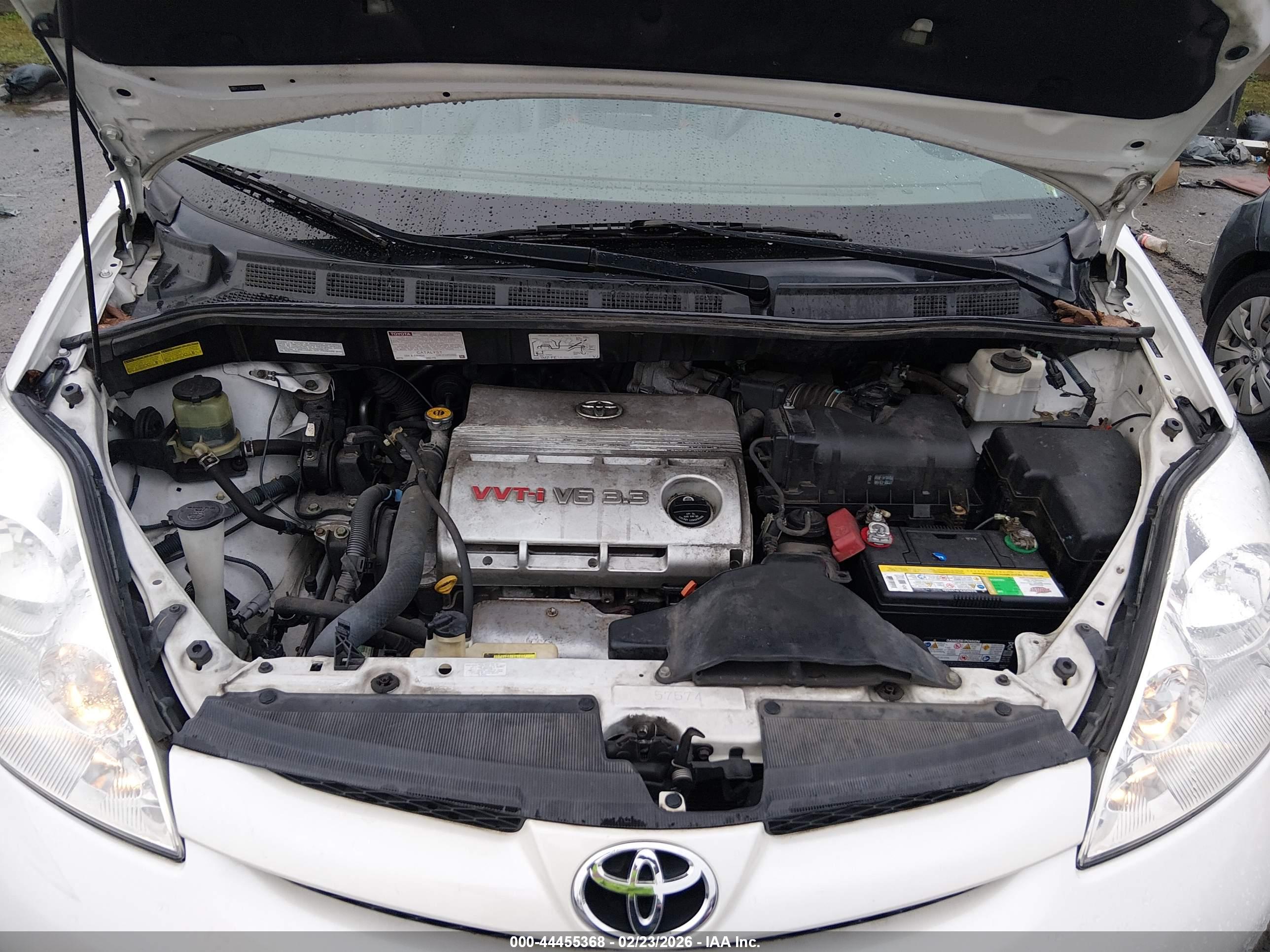TOYOTA SIENNA image 10