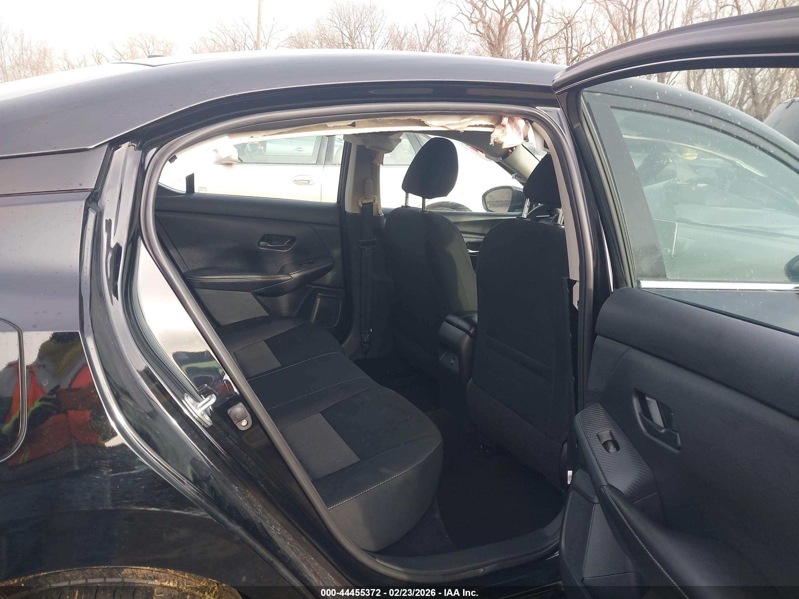 NISSAN SENTRA image 8