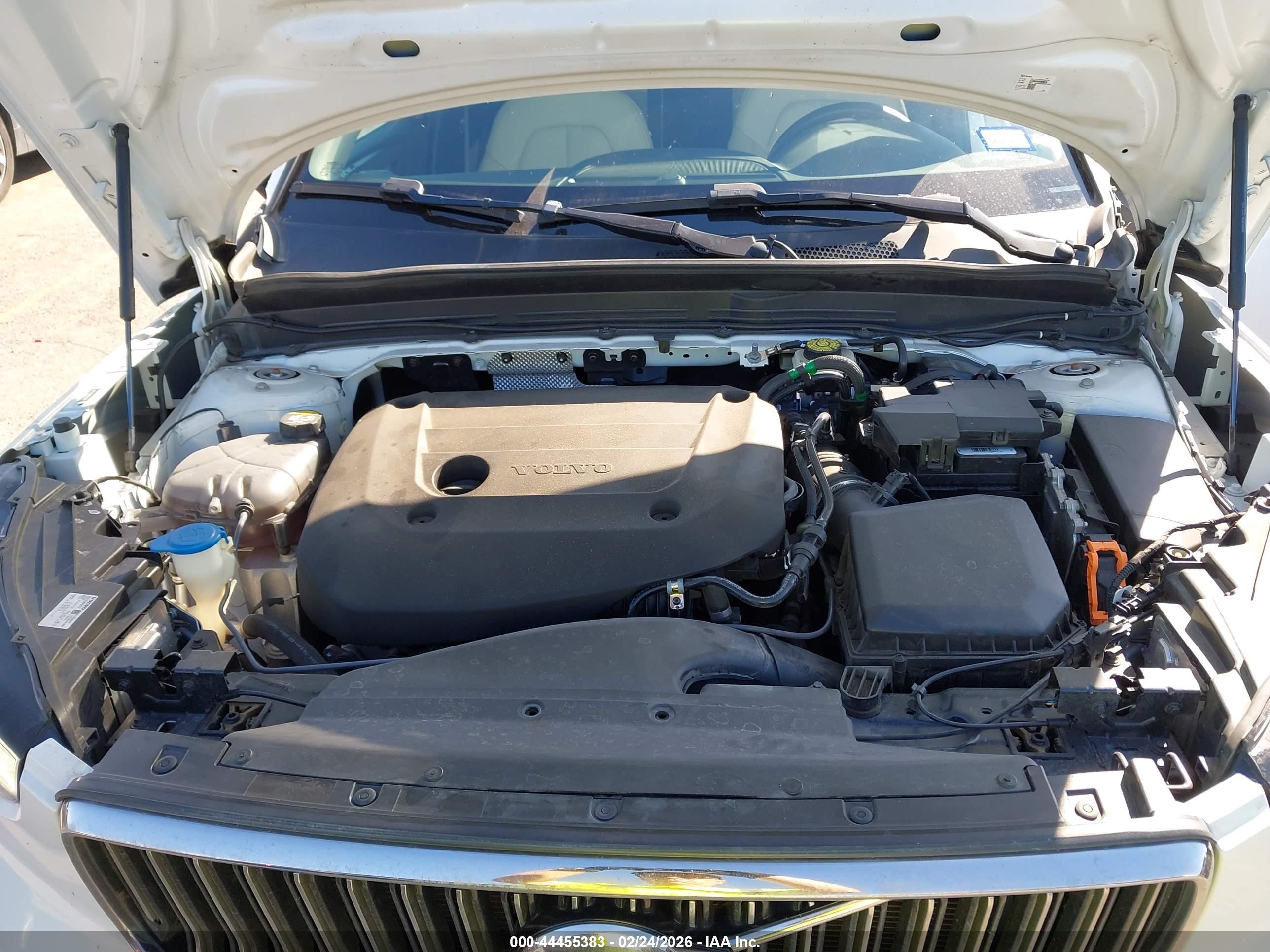 VOLVO XC40 image 10