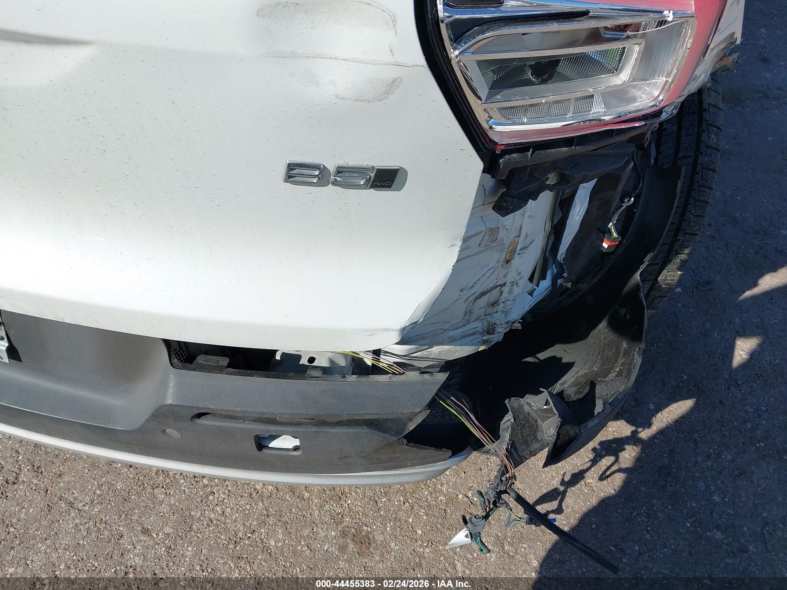 VOLVO XC40 image 6