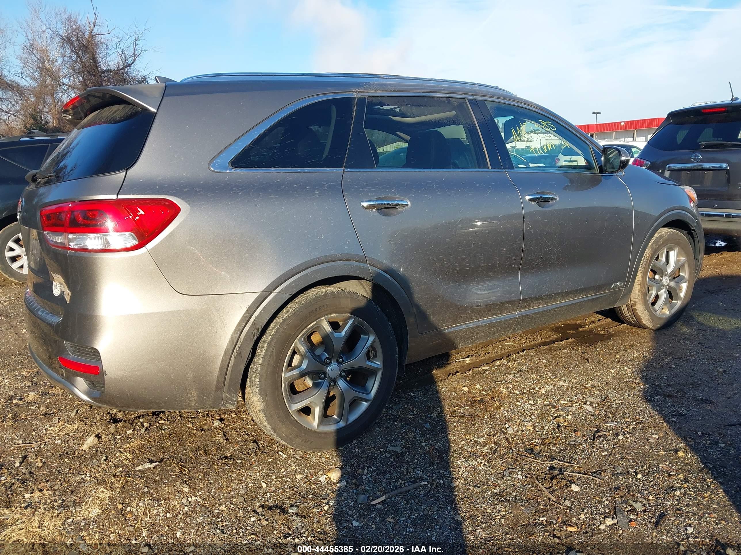 KIA SORENTO image 4