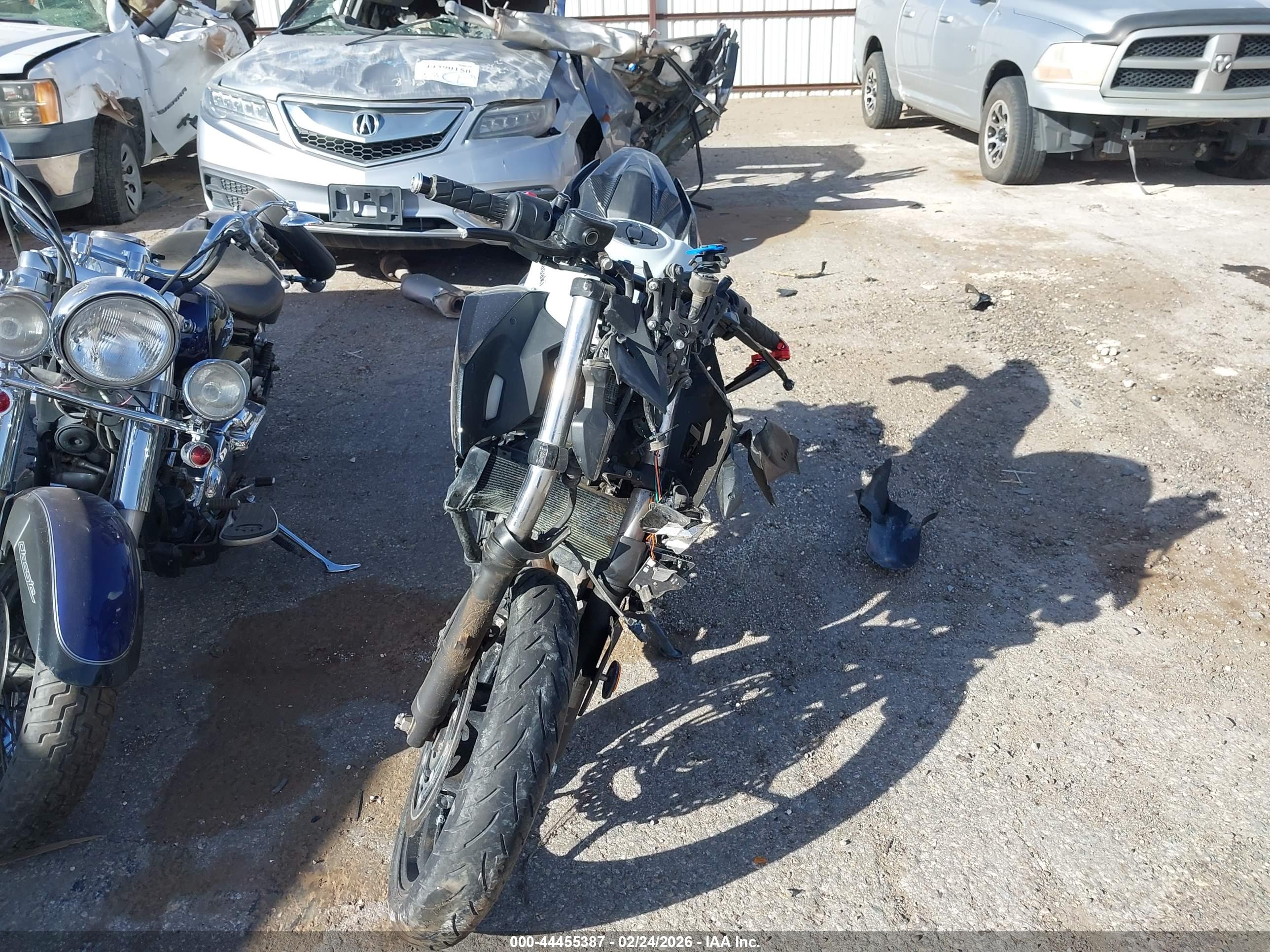 KAWASAKI ER400 image 5