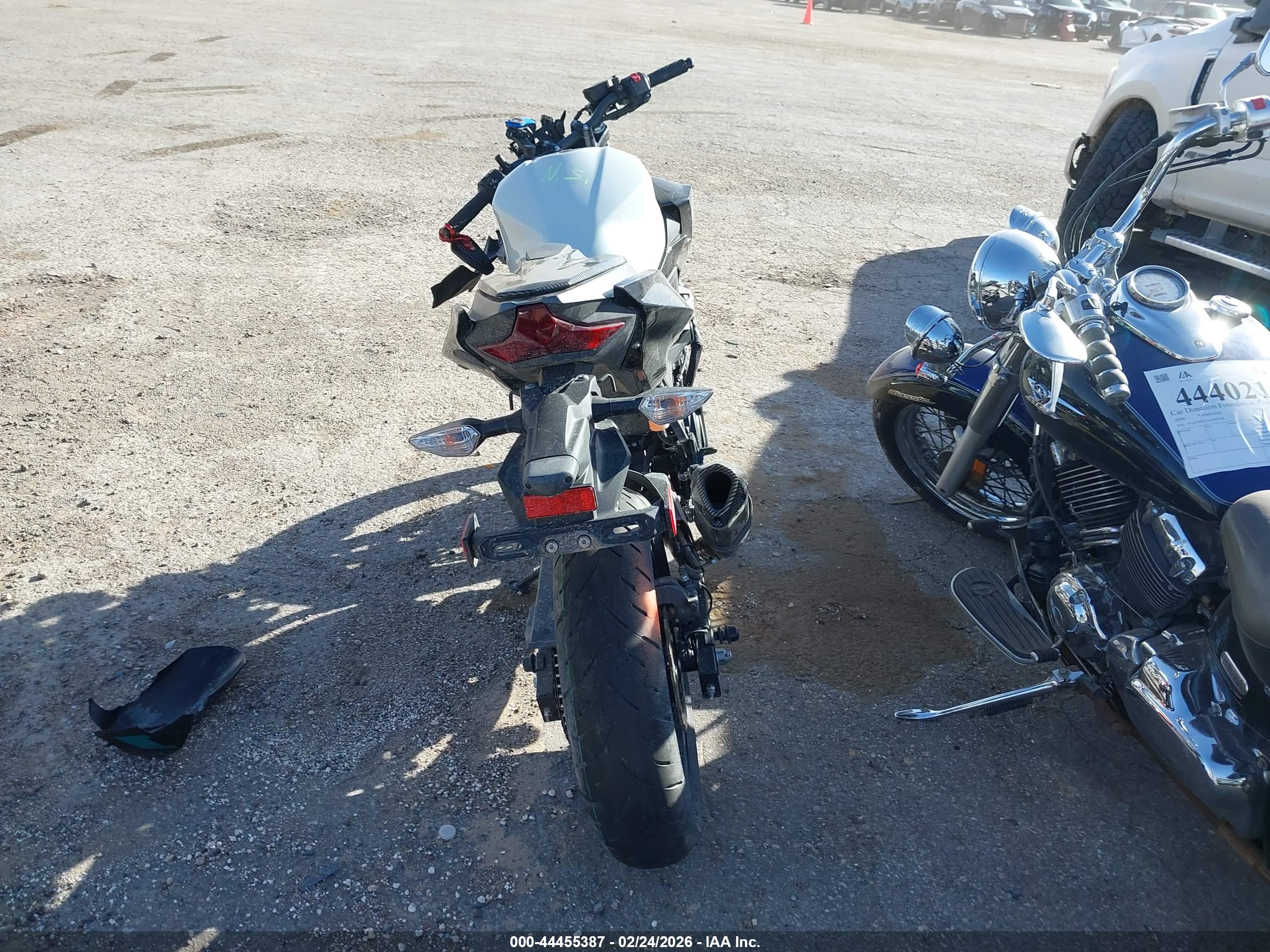 KAWASAKI ER400 image 6