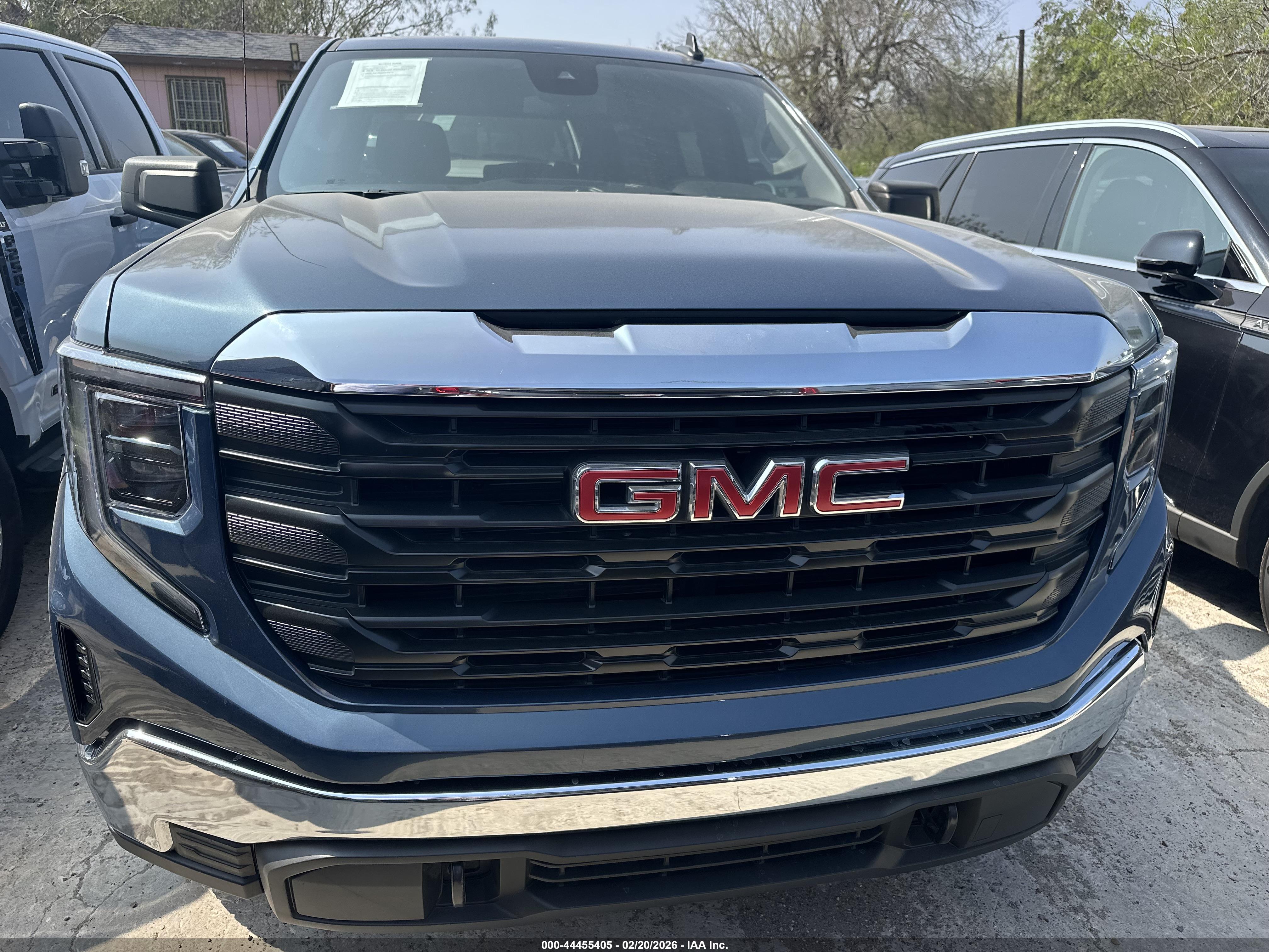 GMC SIERRA image 6