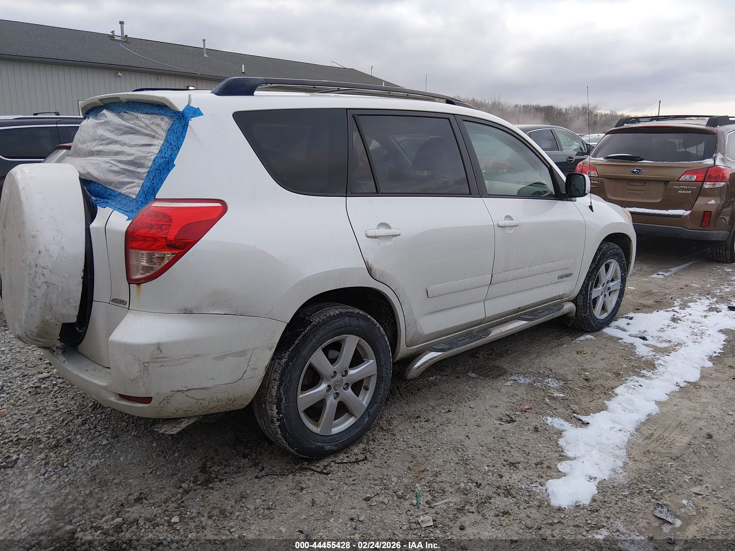 TOYOTA RAV4 image 4