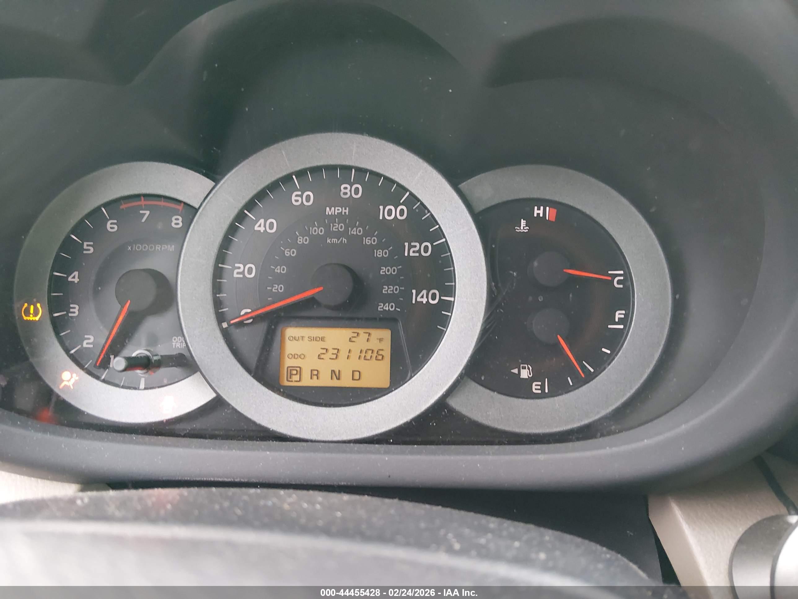 TOYOTA RAV4 image 7