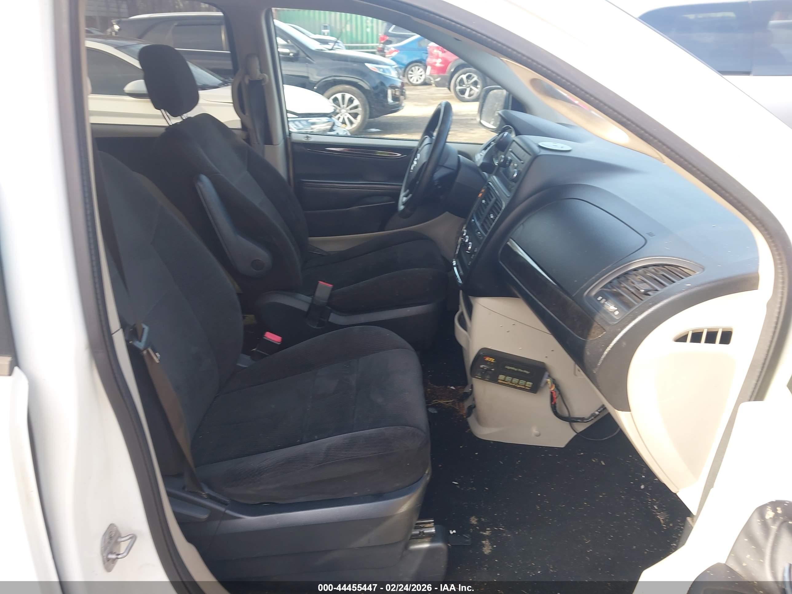 DODGE GRAND image 5