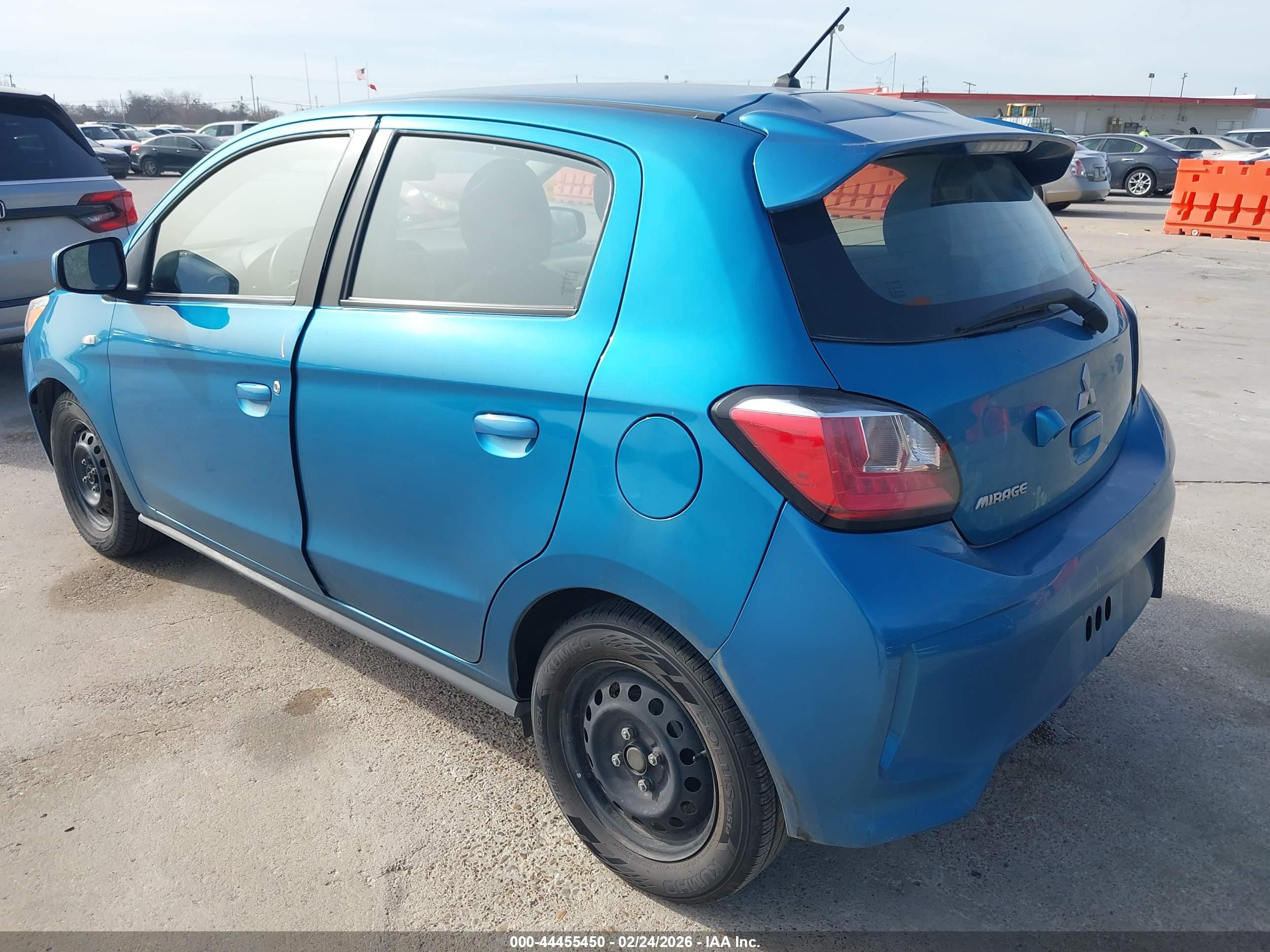 MITSUBISHI MIRAGE image 3