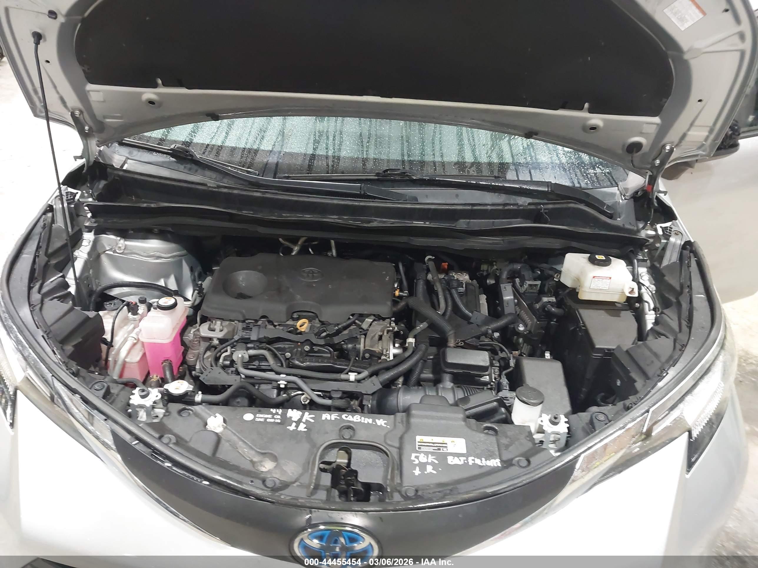 TOYOTA SIENNA image 10