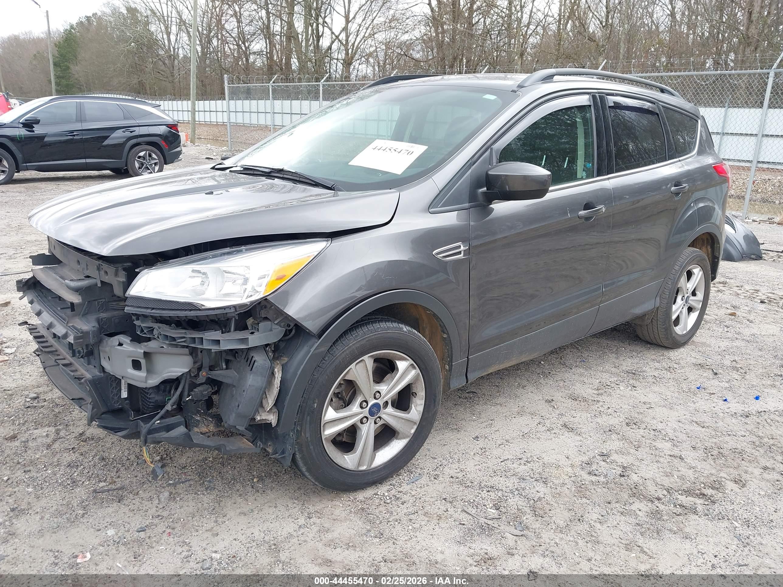 FORD ESCAPE image 2
