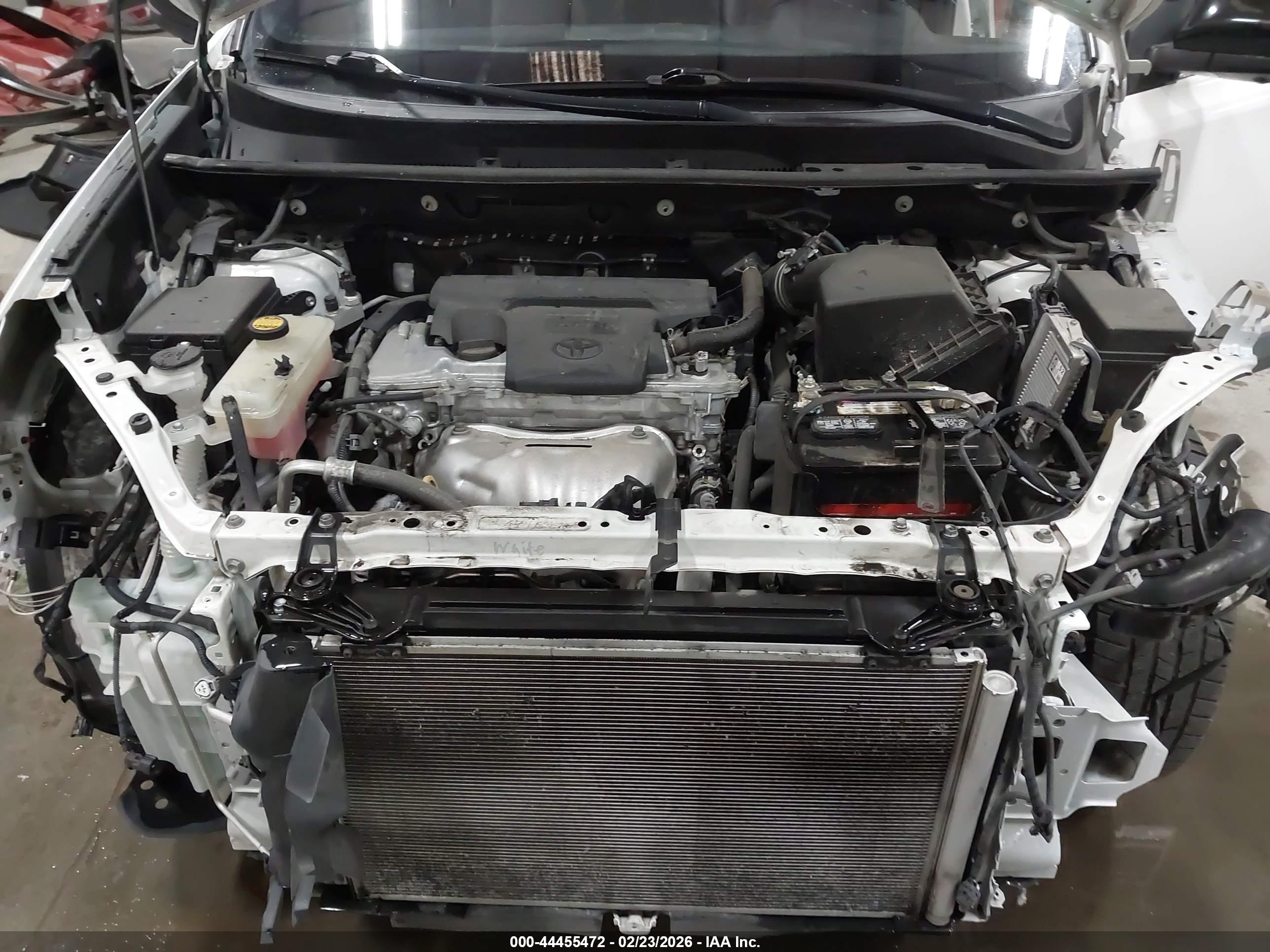 TOYOTA RAV4 image 10