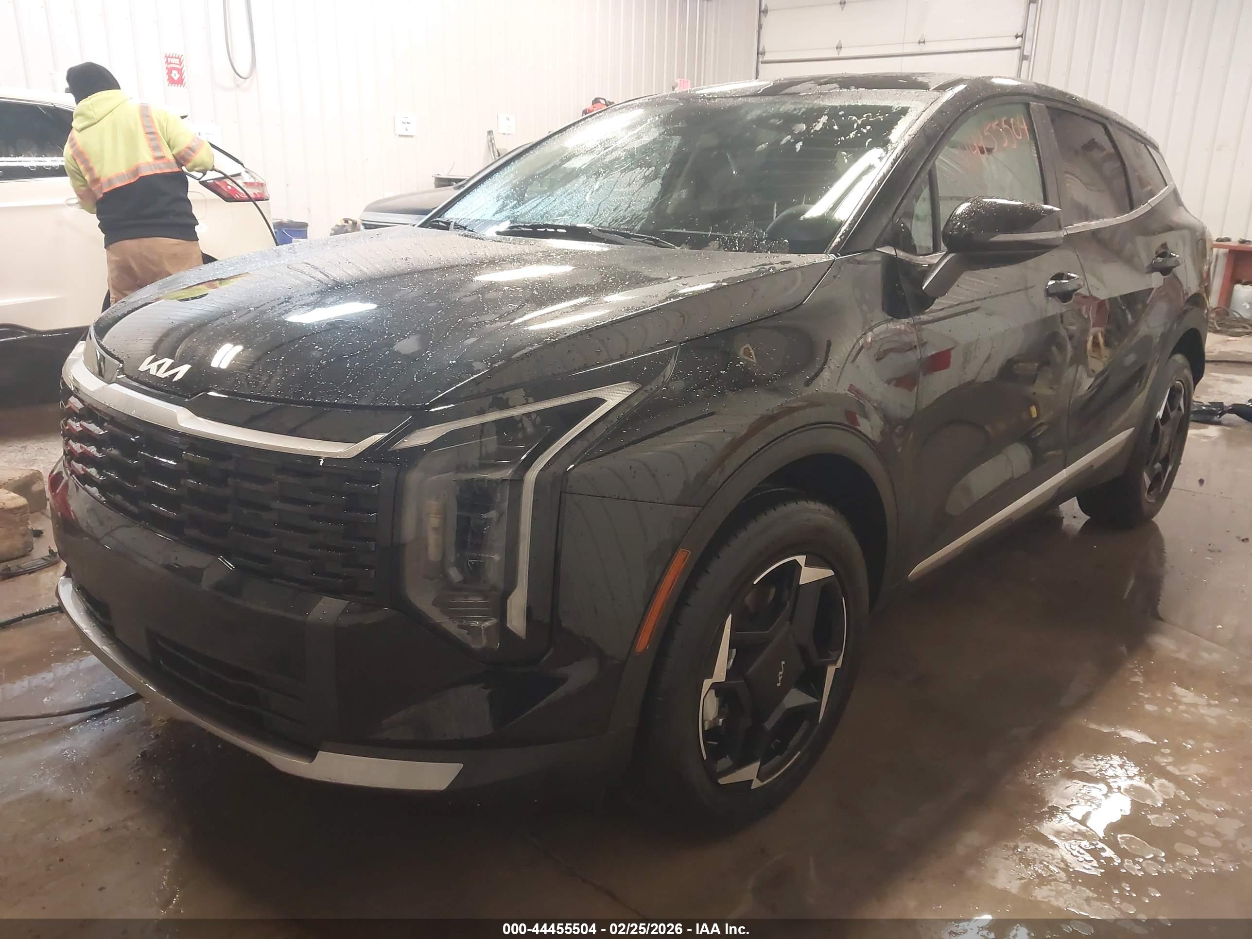 KIA SPORTAGE image 2