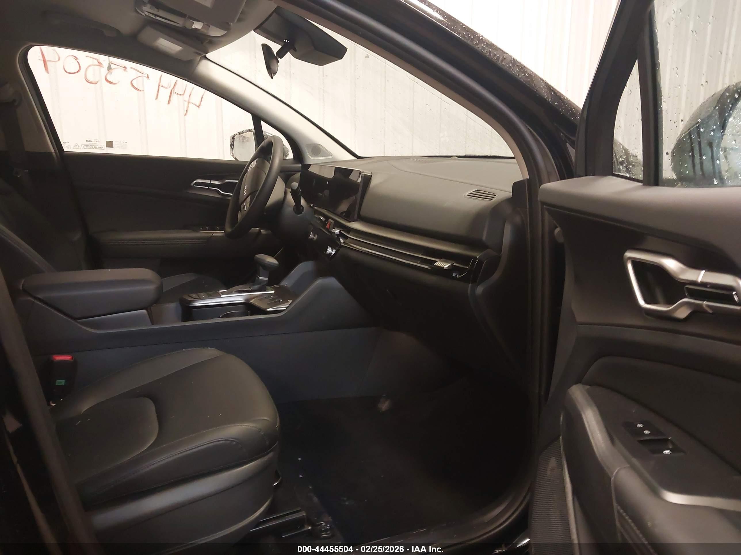 KIA SPORTAGE image 5