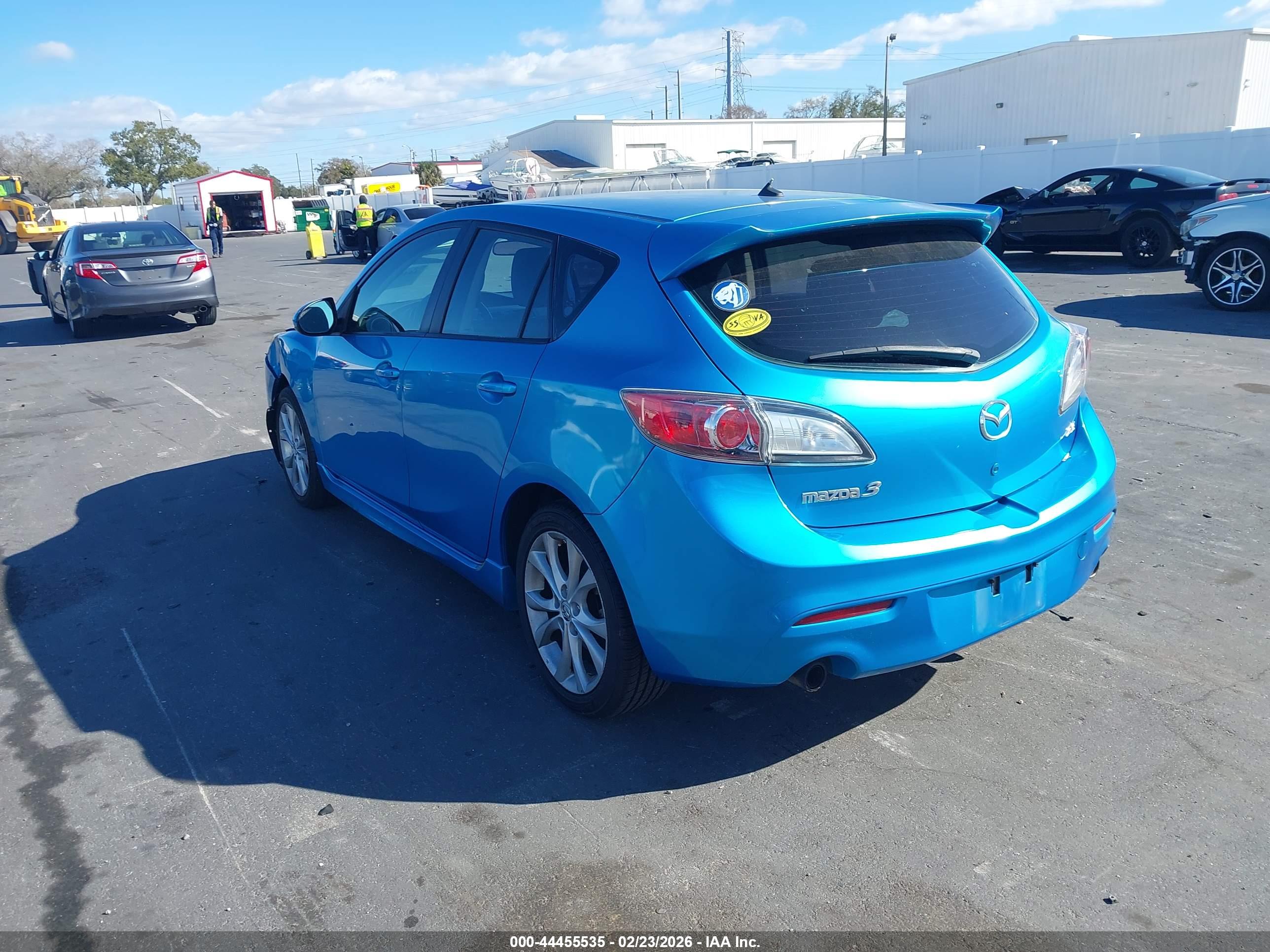 MAZDA MAZDA3 image 3